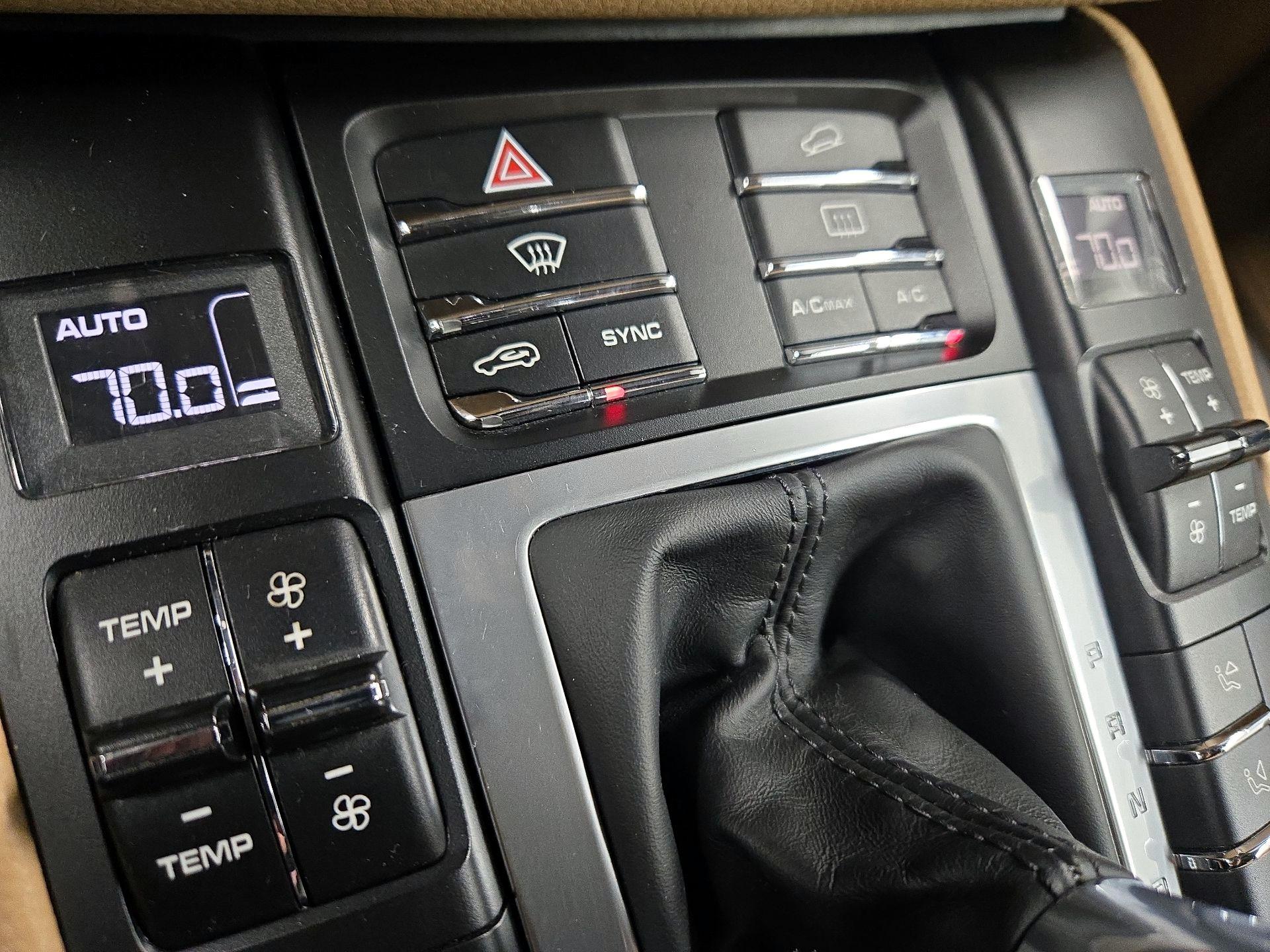 Thumbnail: 2018 Porsche Macan - 17