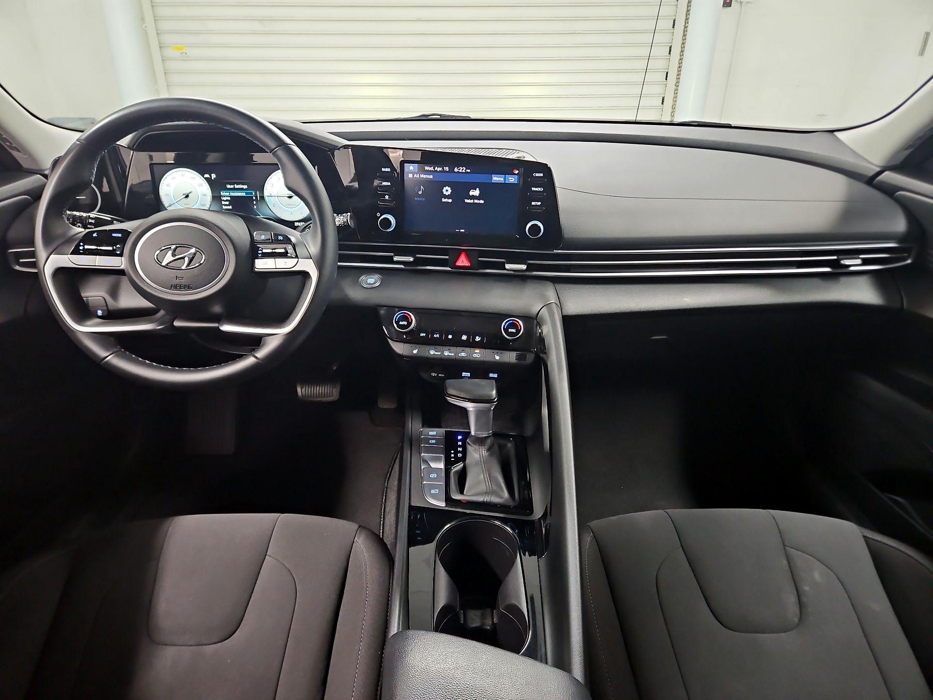 Thumbnail: 2022 Hyundai Elantra - 9