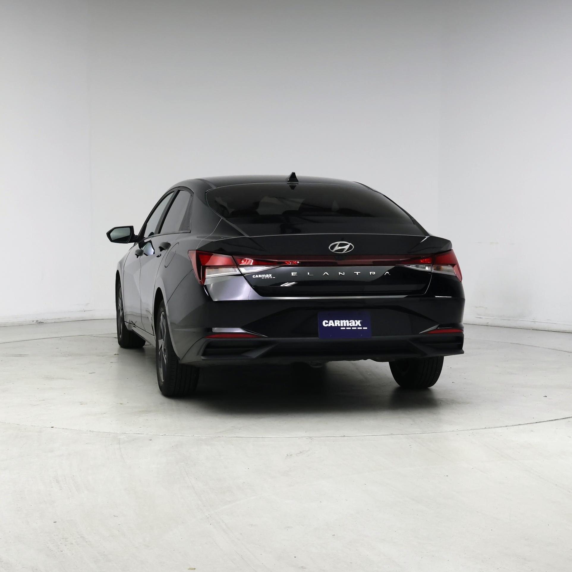 Thumbnail: 2022 Hyundai Elantra - 6