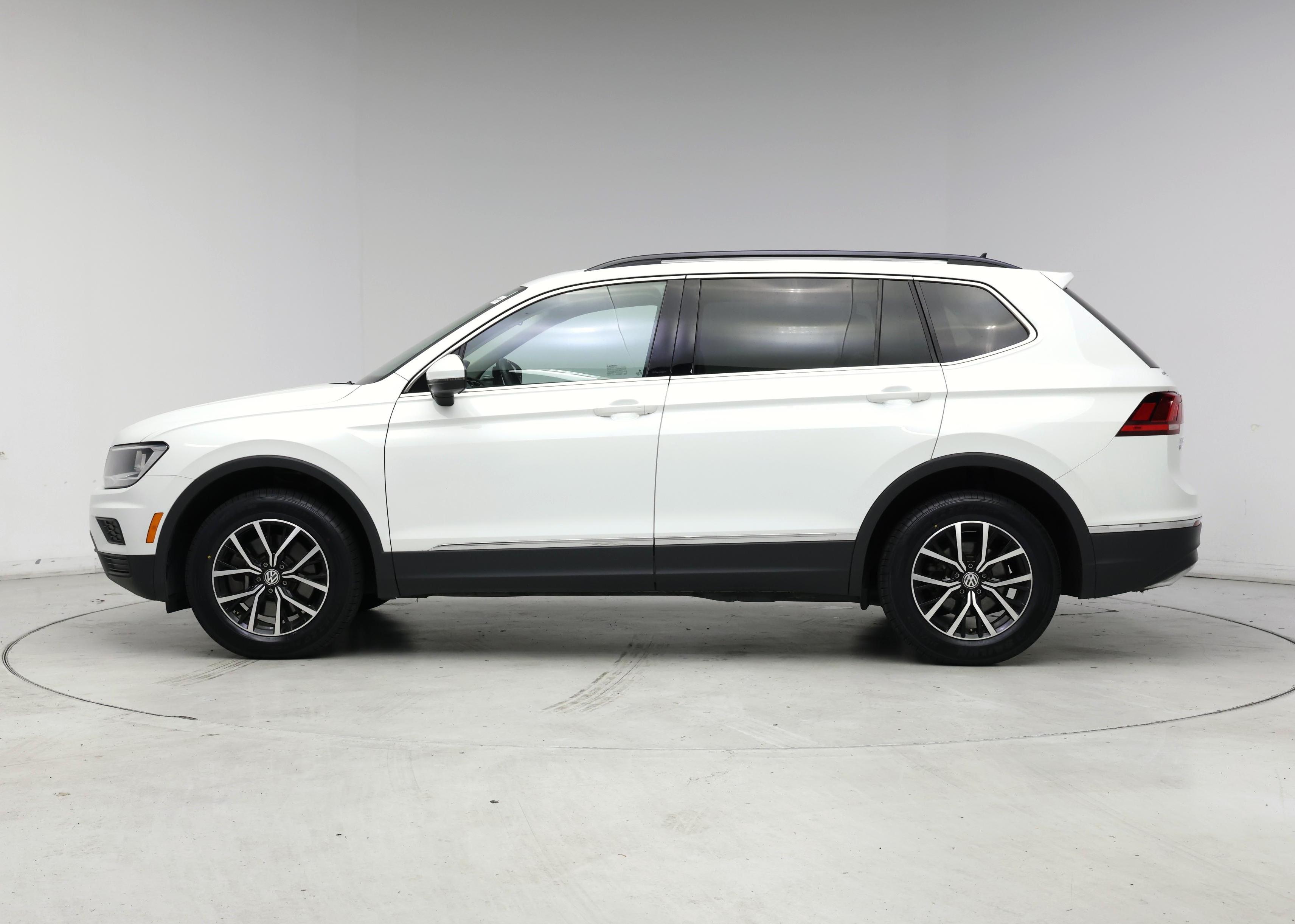 Thumbnail: 2021 Volkswagen Tiguan - 3