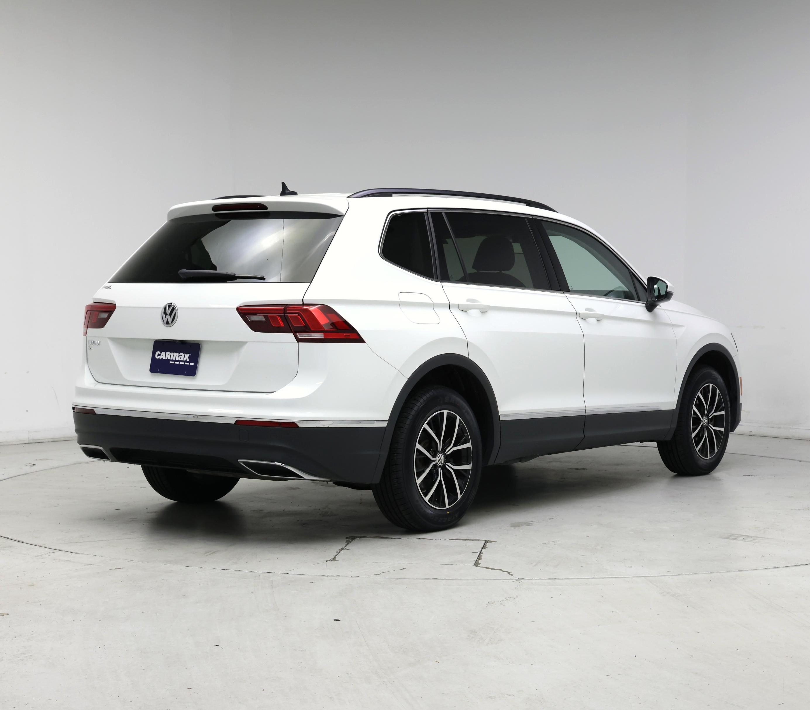 Thumbnail: 2021 Volkswagen Tiguan - 8