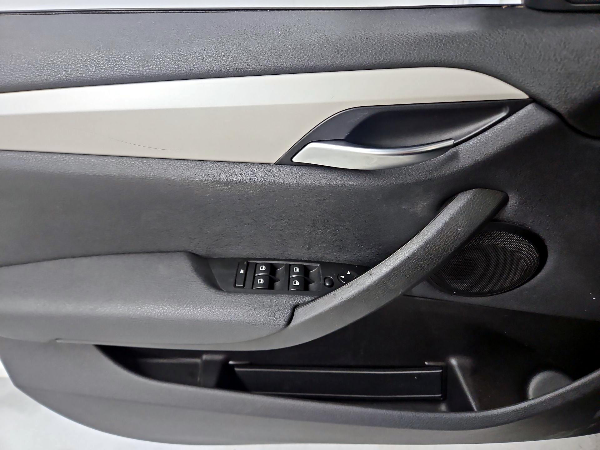 Thumbnail: 2015 BMW X1 - 12