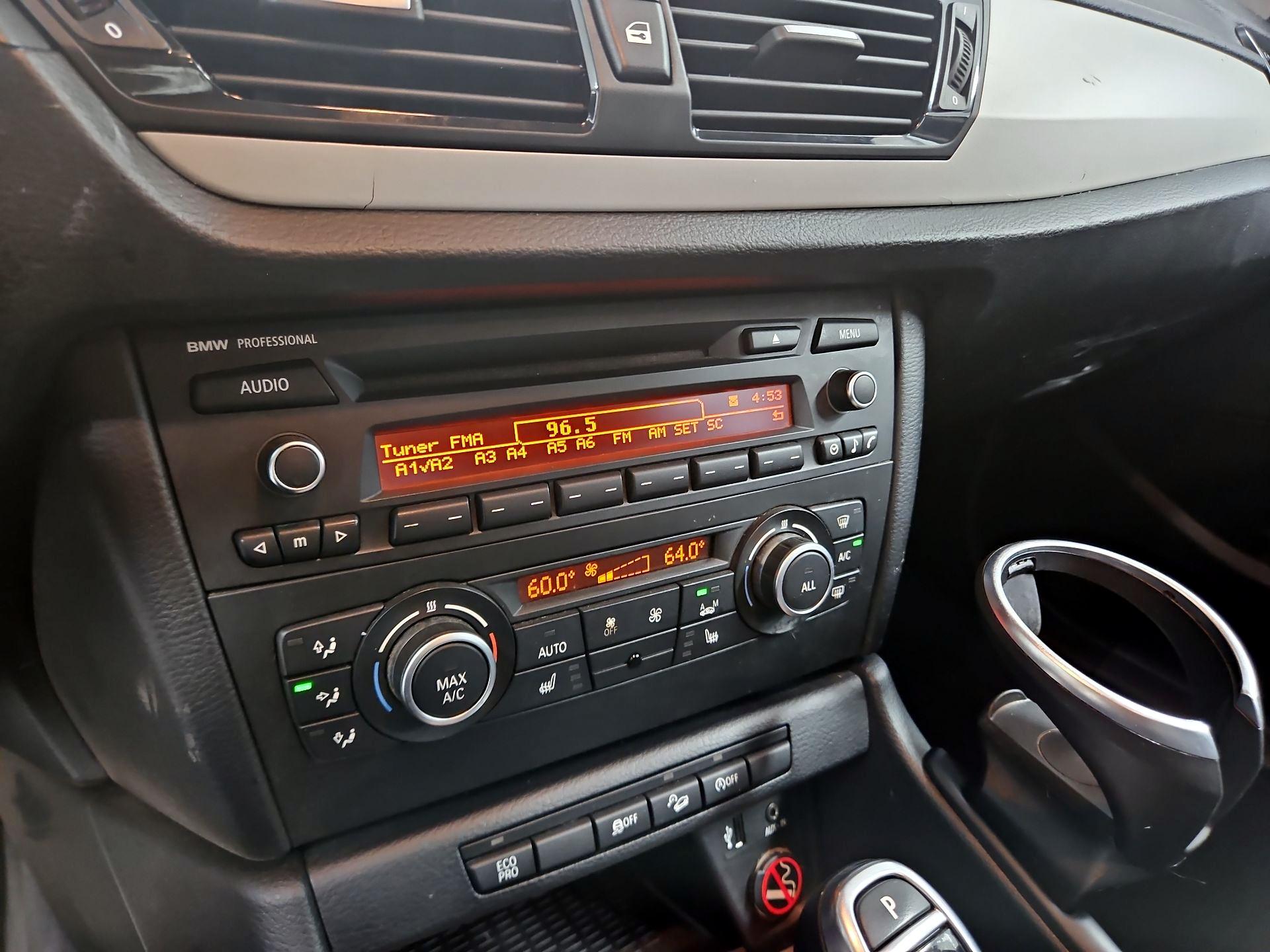 Thumbnail: 2015 BMW X1 - 14