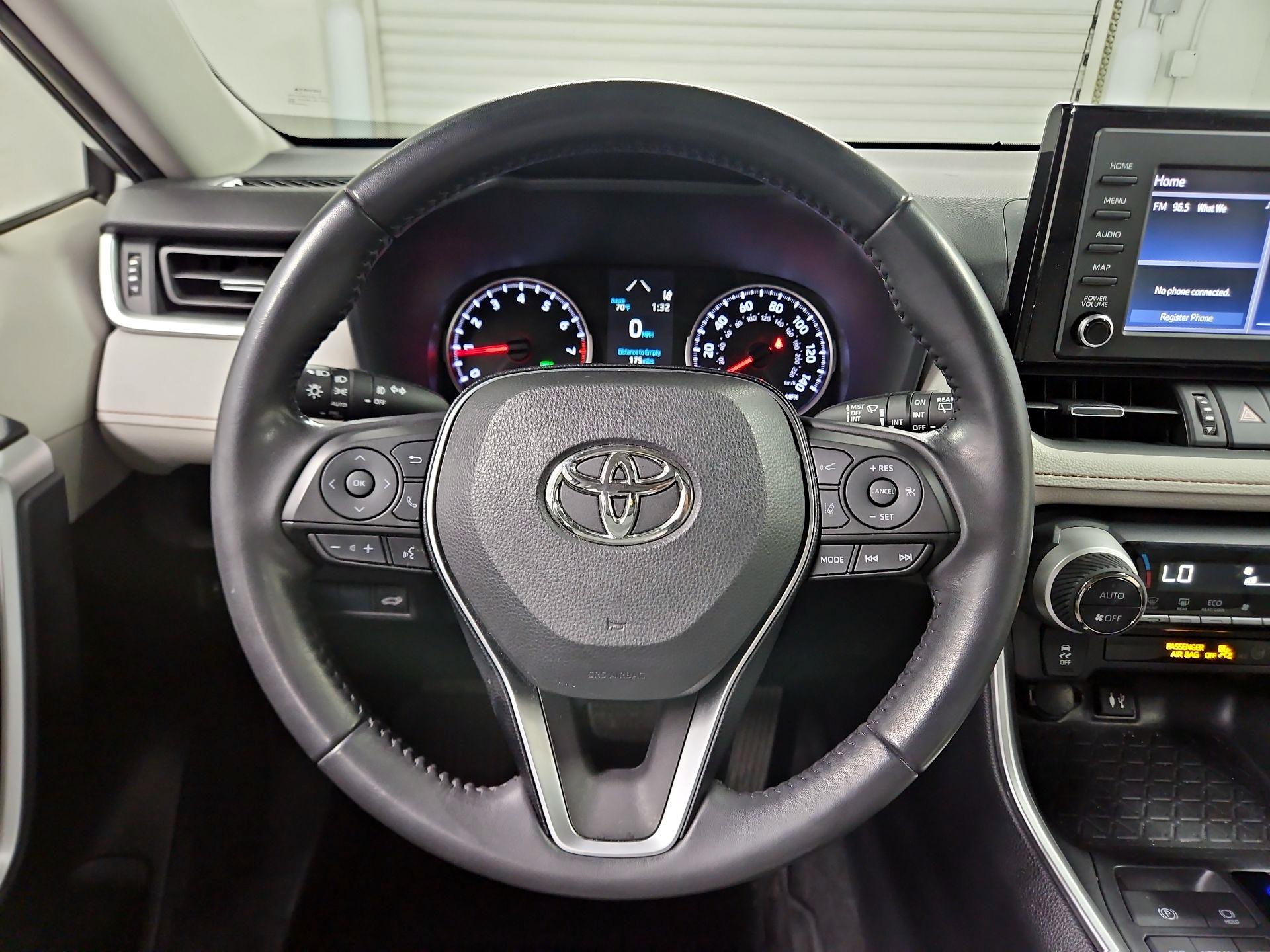 Thumbnail: 2019 Toyota RAV4 - 10