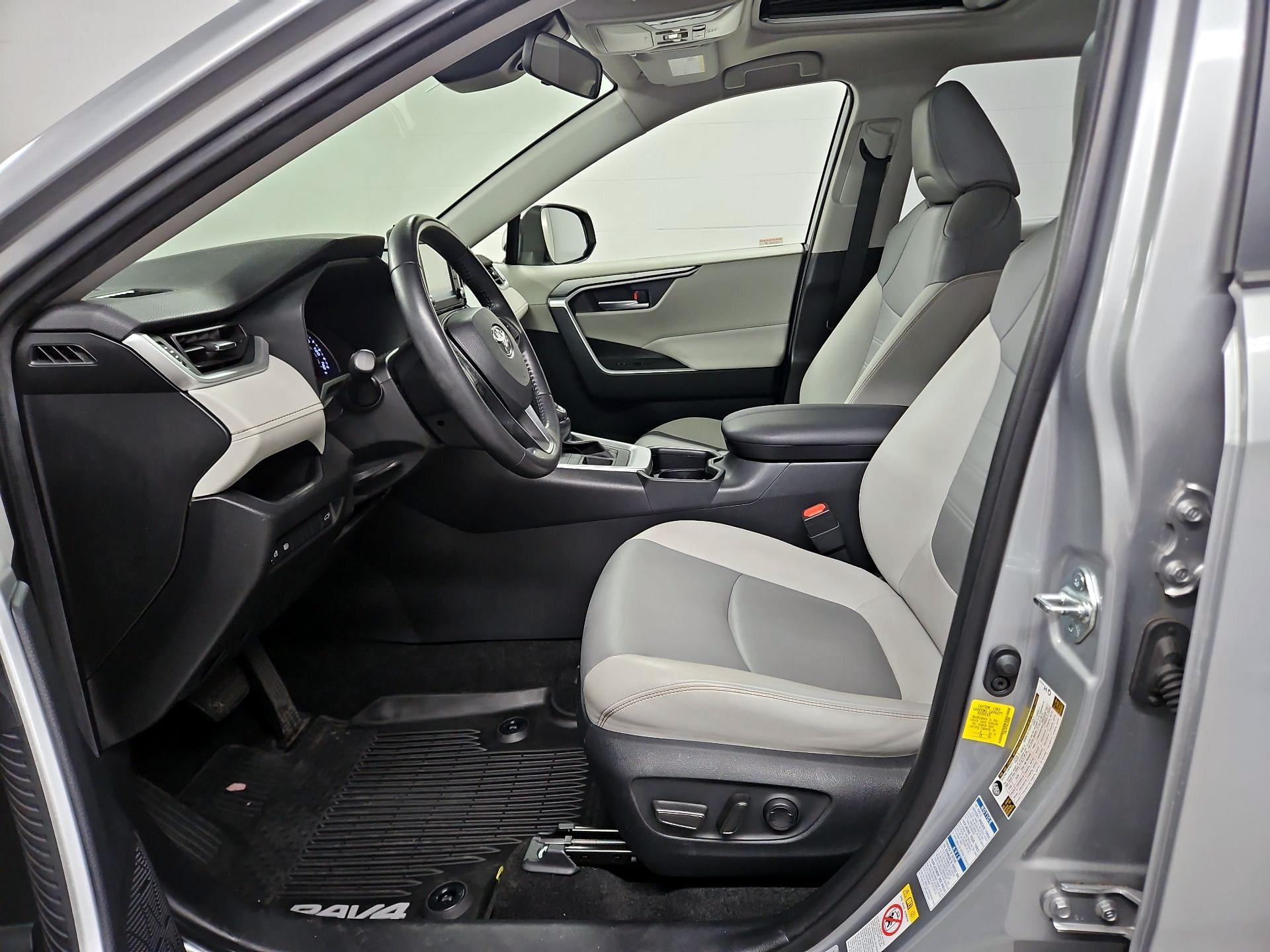 Thumbnail: 2019 Toyota RAV4 - 11