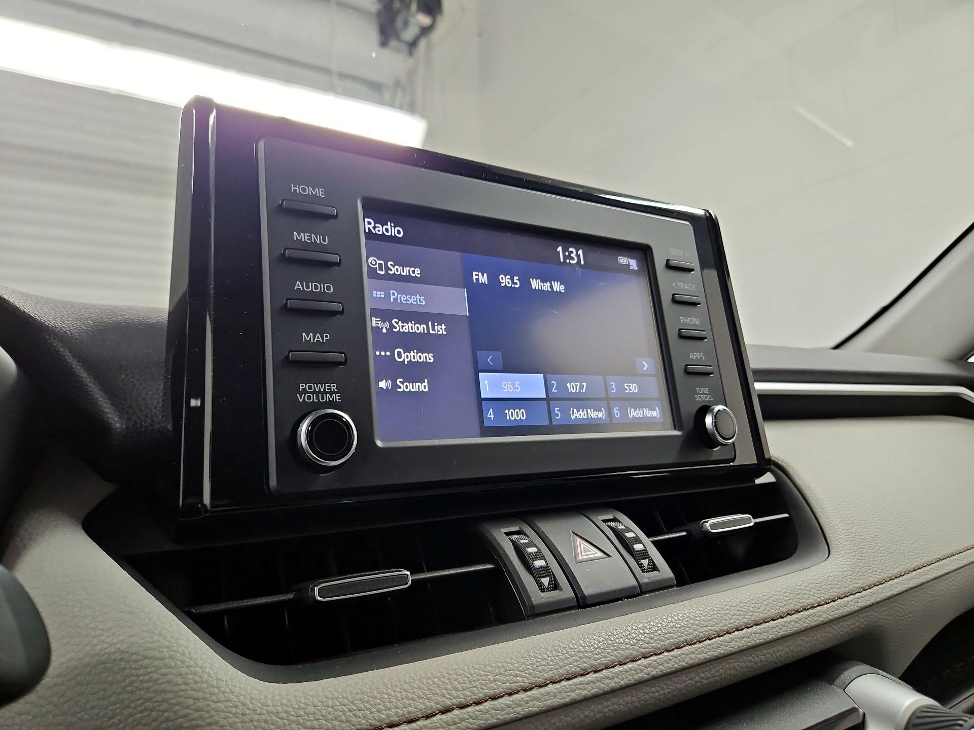 Thumbnail: 2019 Toyota RAV4 - 15
