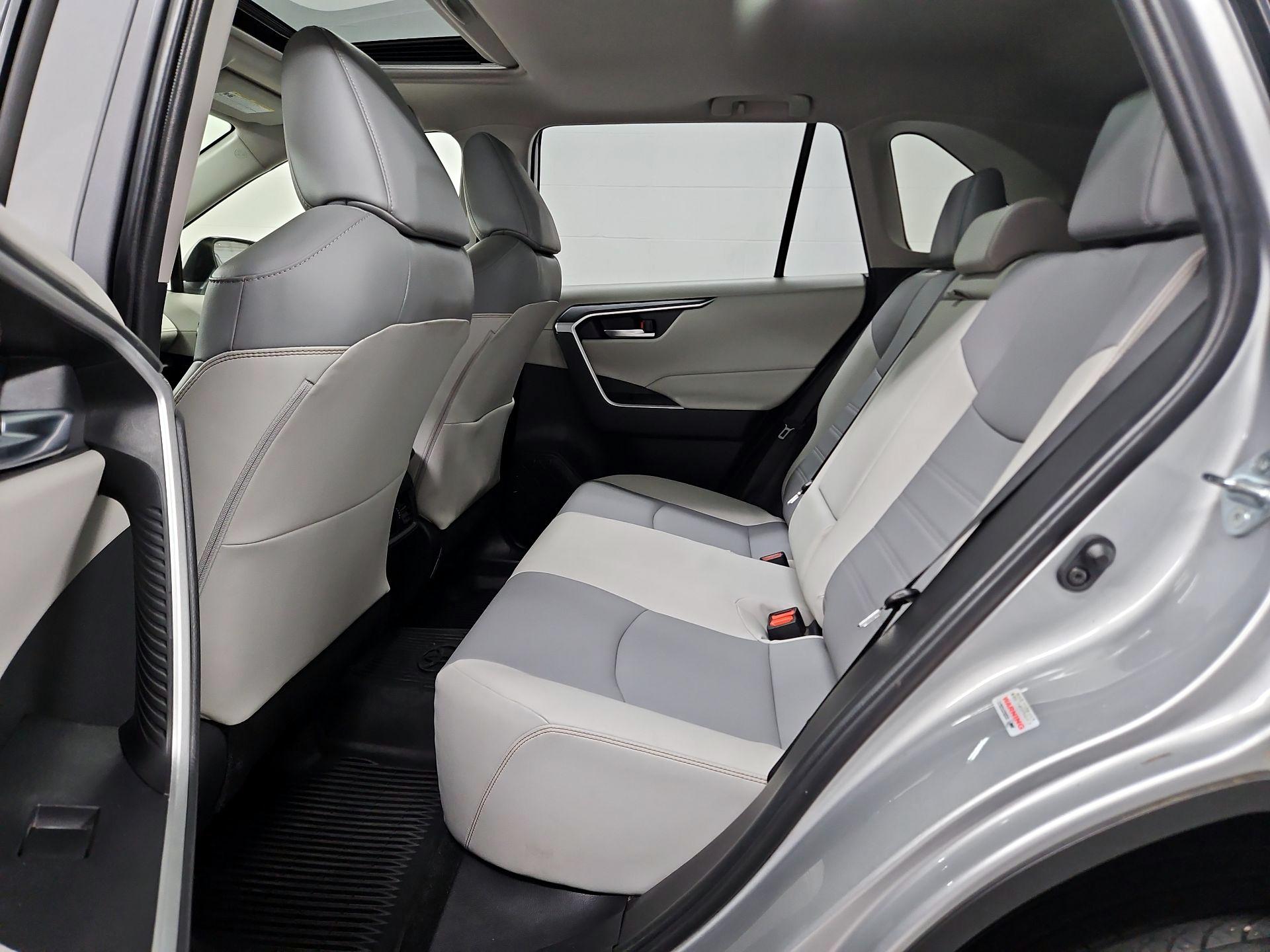Thumbnail: 2019 Toyota RAV4 - 20