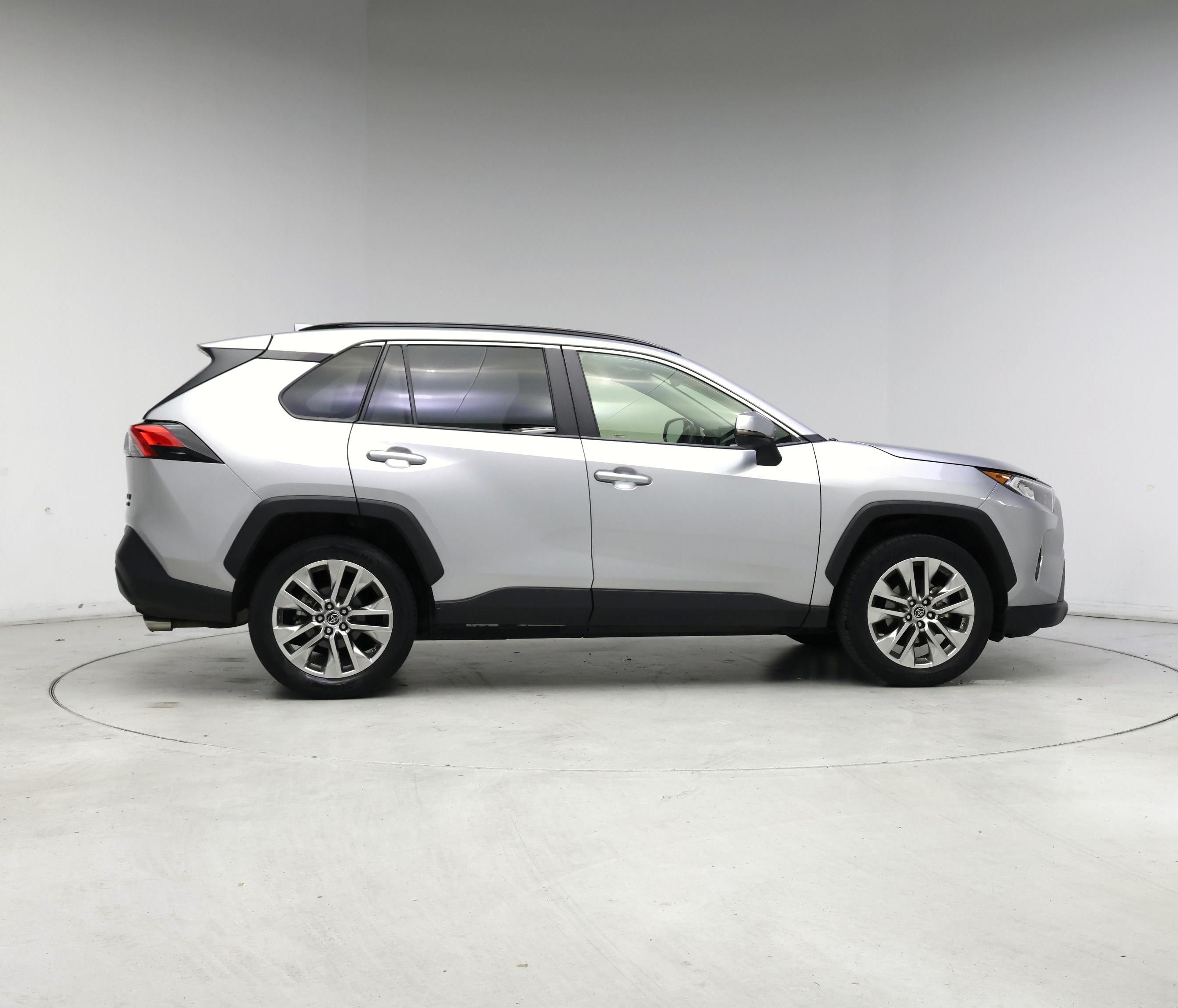 Thumbnail: 2019 Toyota RAV4 - 7