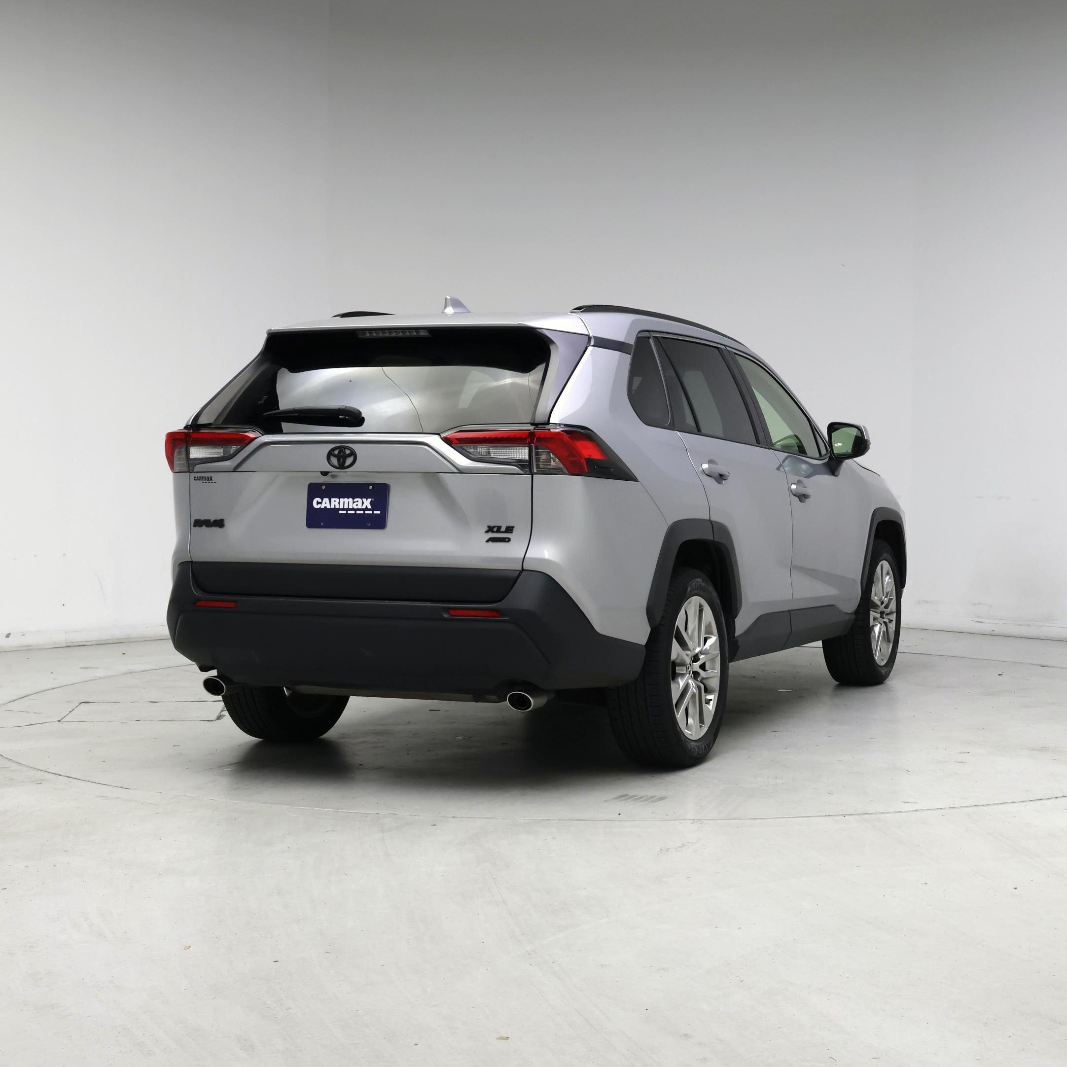 Thumbnail: 2019 Toyota RAV4 - 8