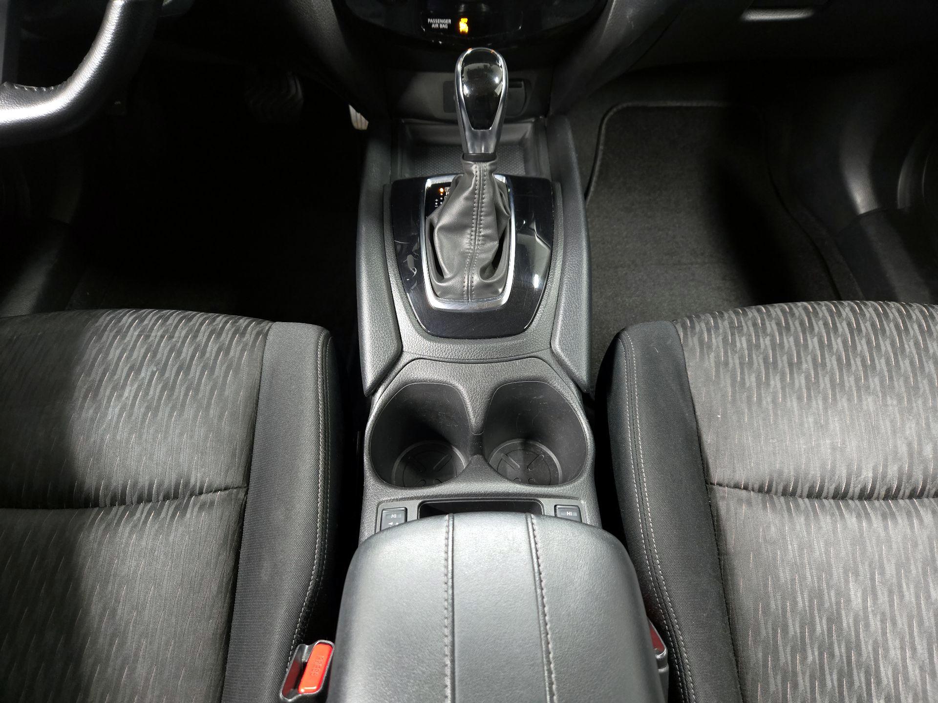 Thumbnail: 2020 Nissan Rogue - 17