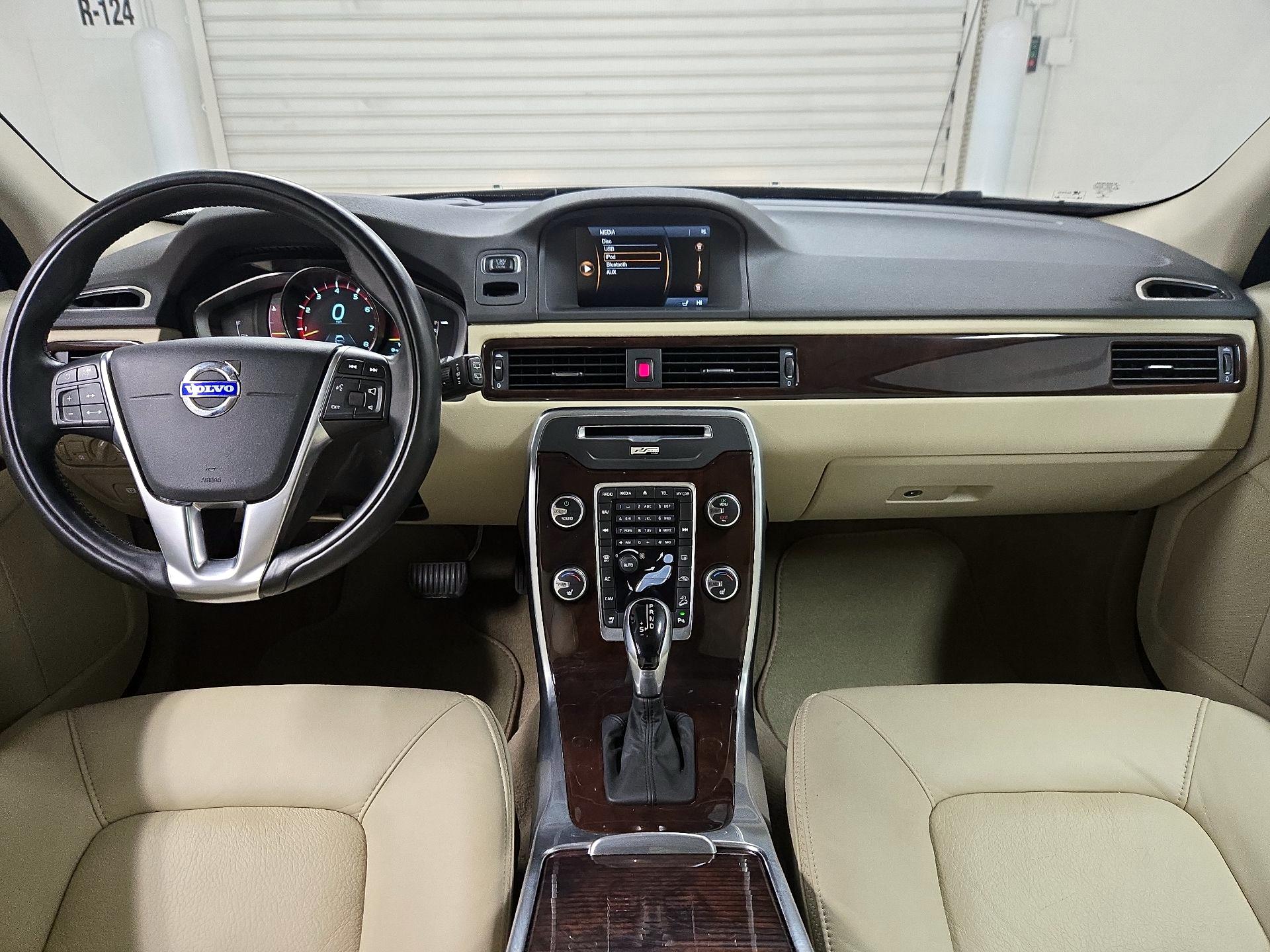 Thumbnail: 2015 Volvo XC70 - 9