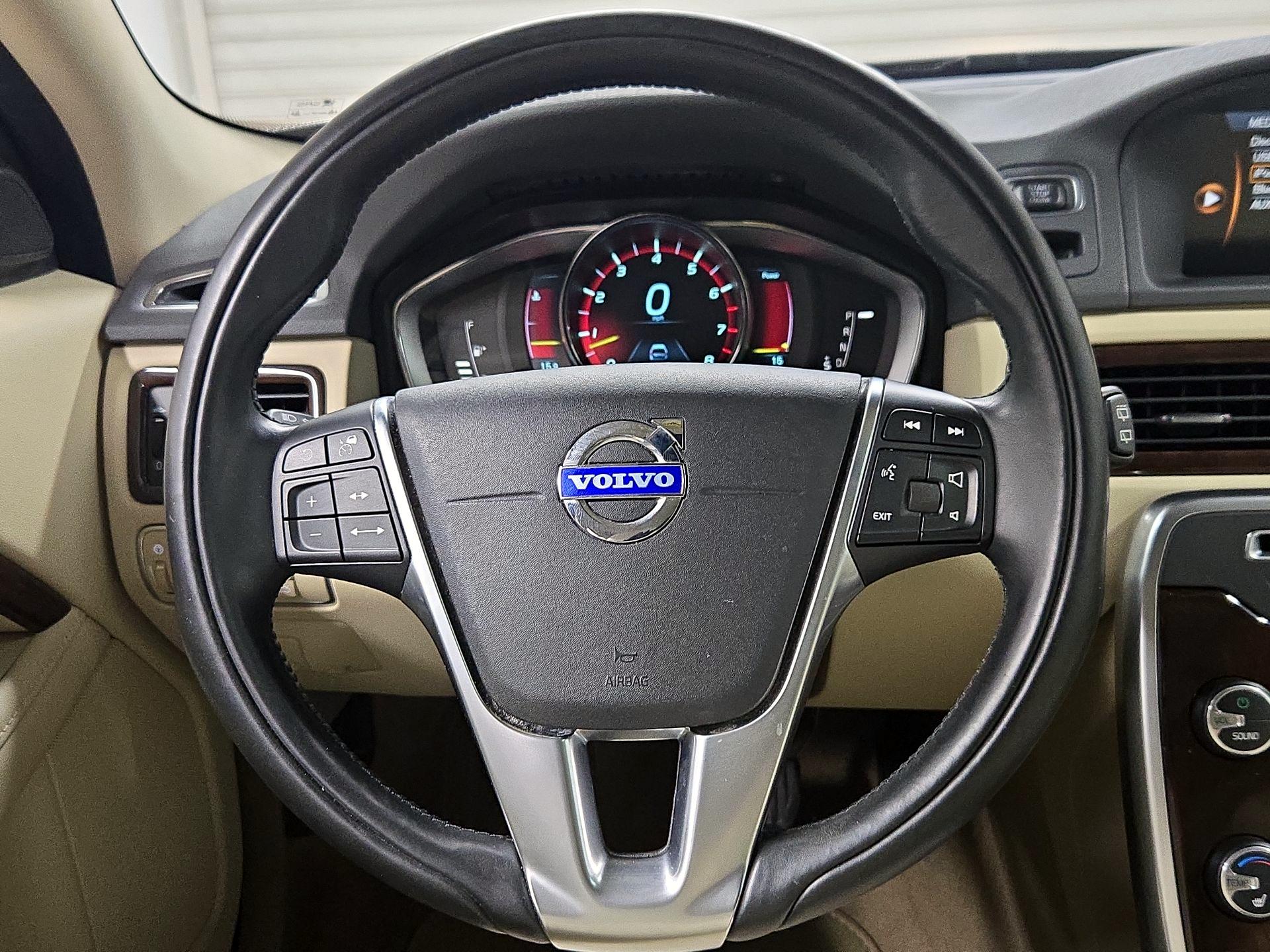 Thumbnail: 2015 Volvo XC70 - 10