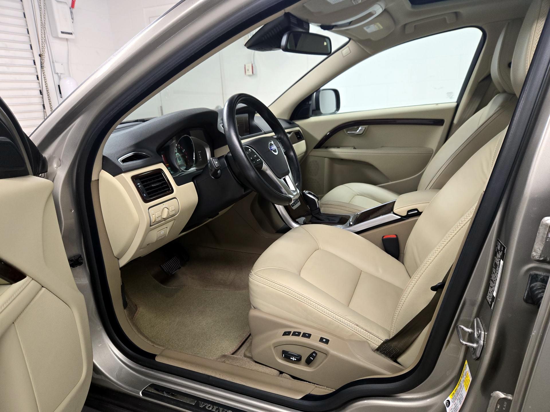 Thumbnail: 2015 Volvo XC70 - 11