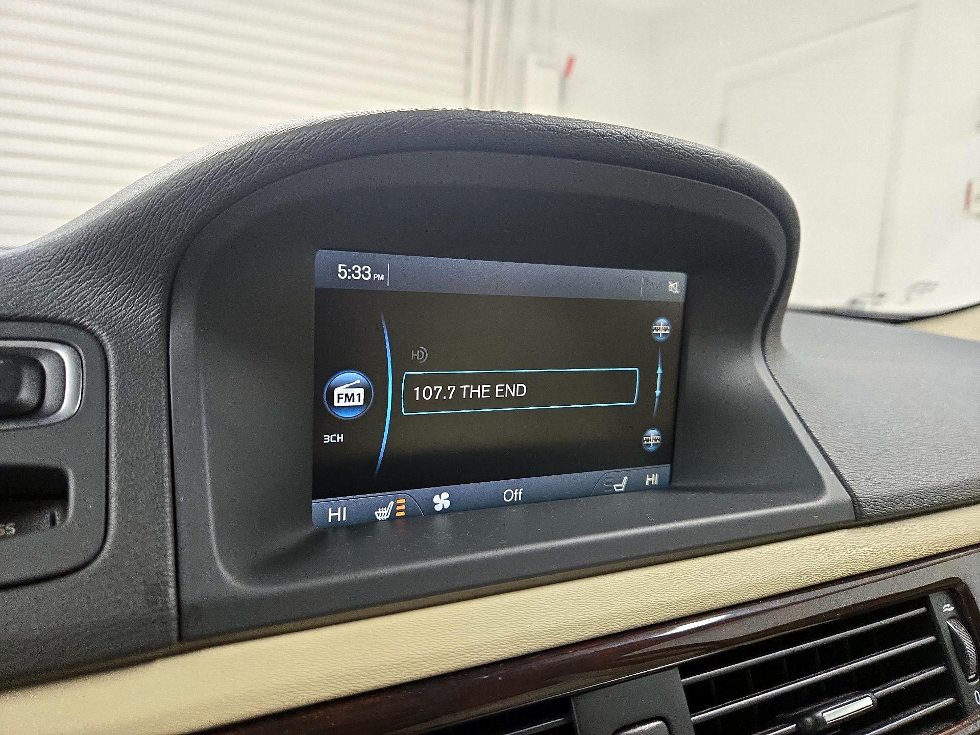 Thumbnail: 2015 Volvo XC70 - 15