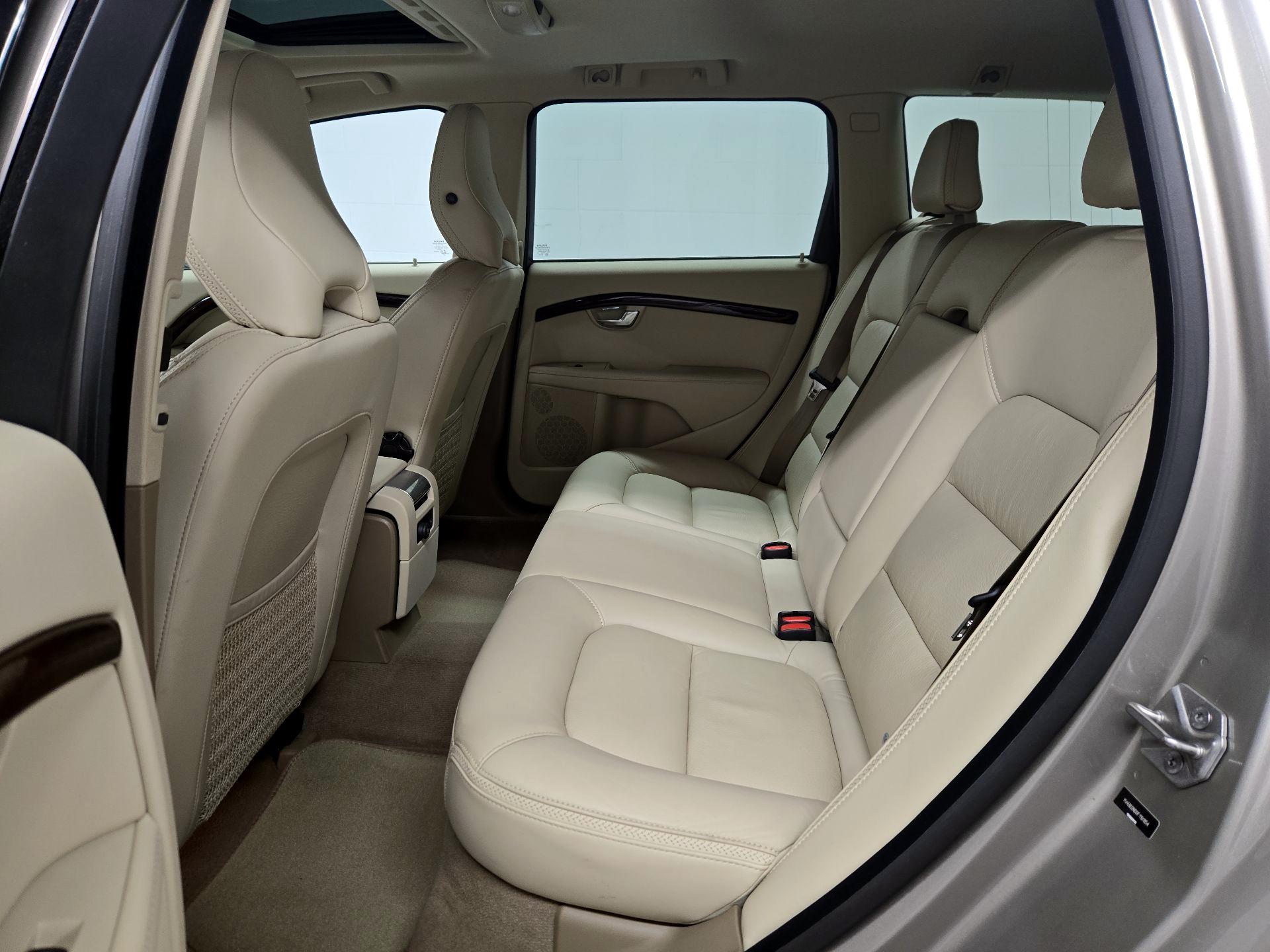 Thumbnail: 2015 Volvo XC70 - 20