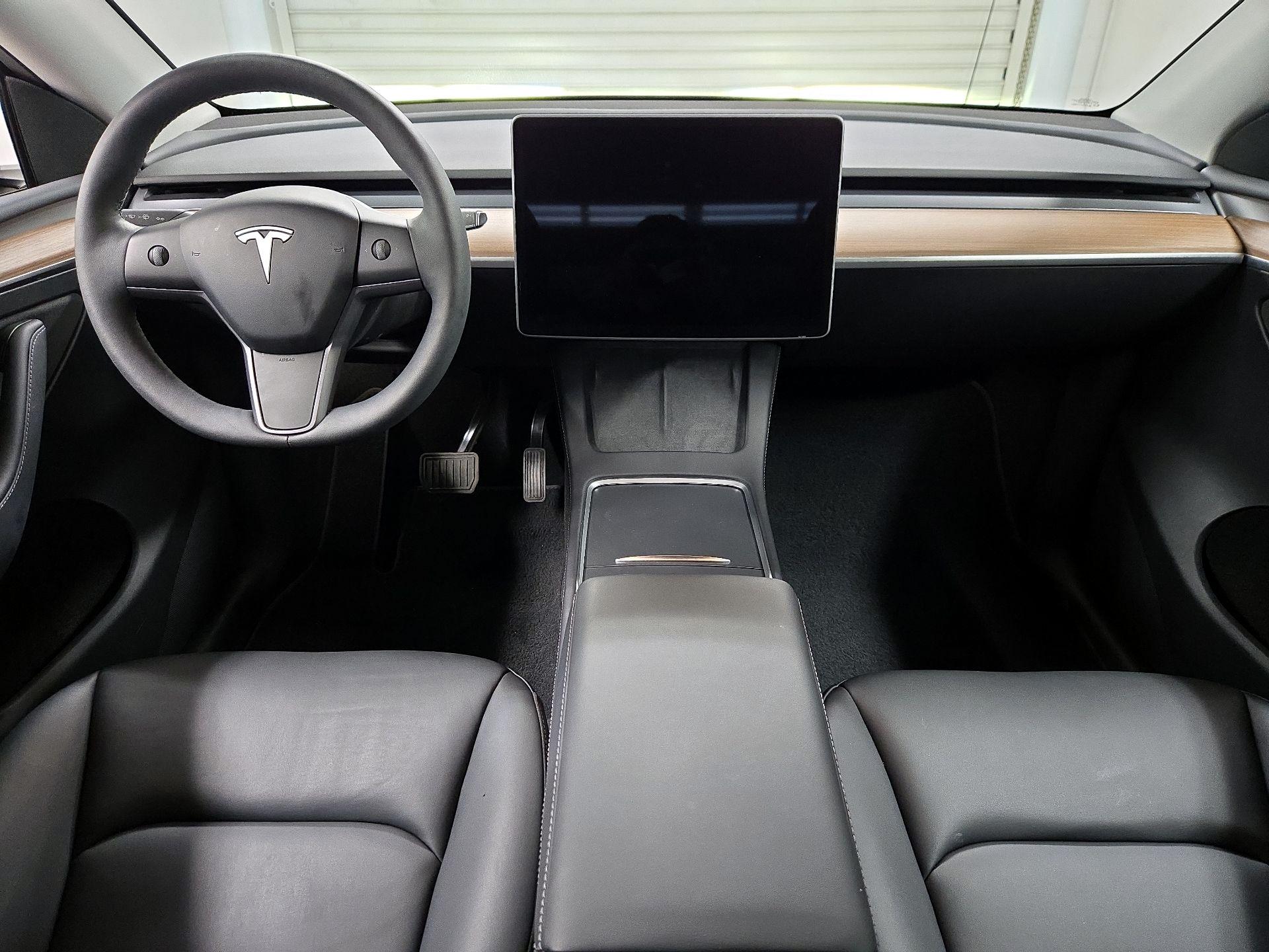 Thumbnail: 2025 Tesla Model Y - 9