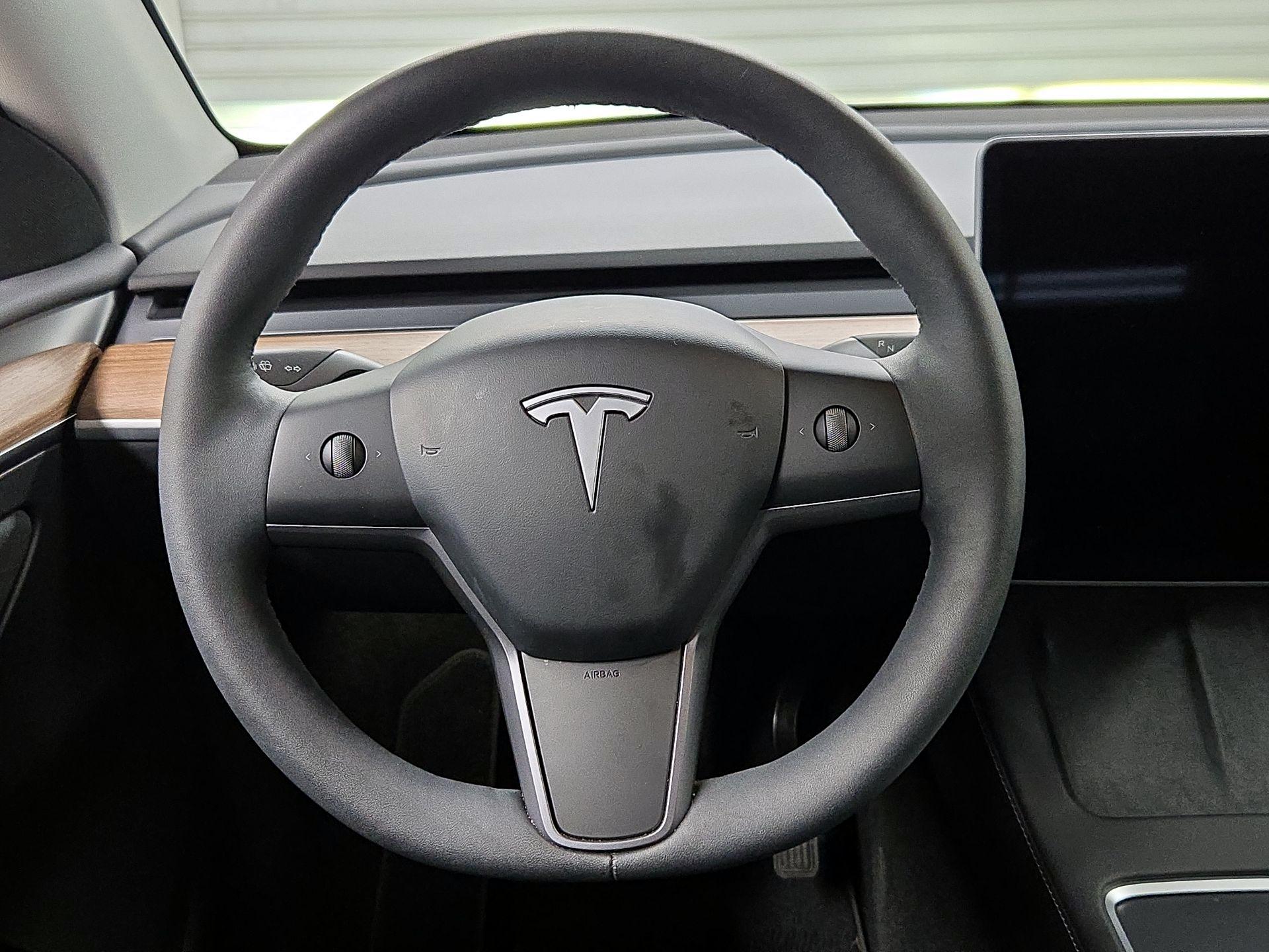 Thumbnail: 2025 Tesla Model Y - 10