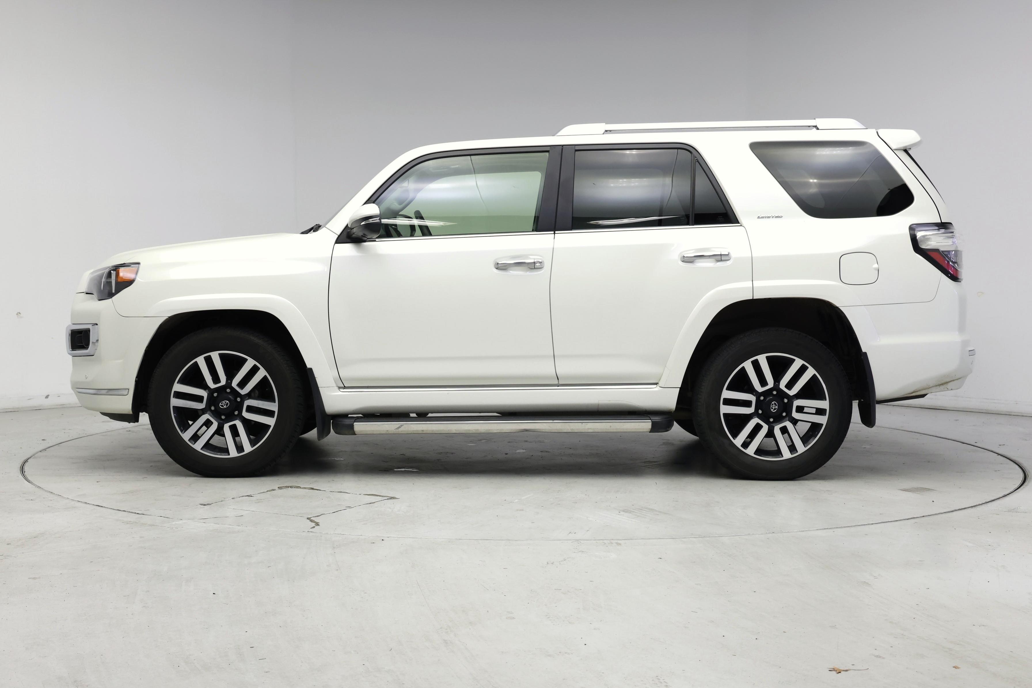Thumbnail: 2022 Toyota 4Runner - 3
