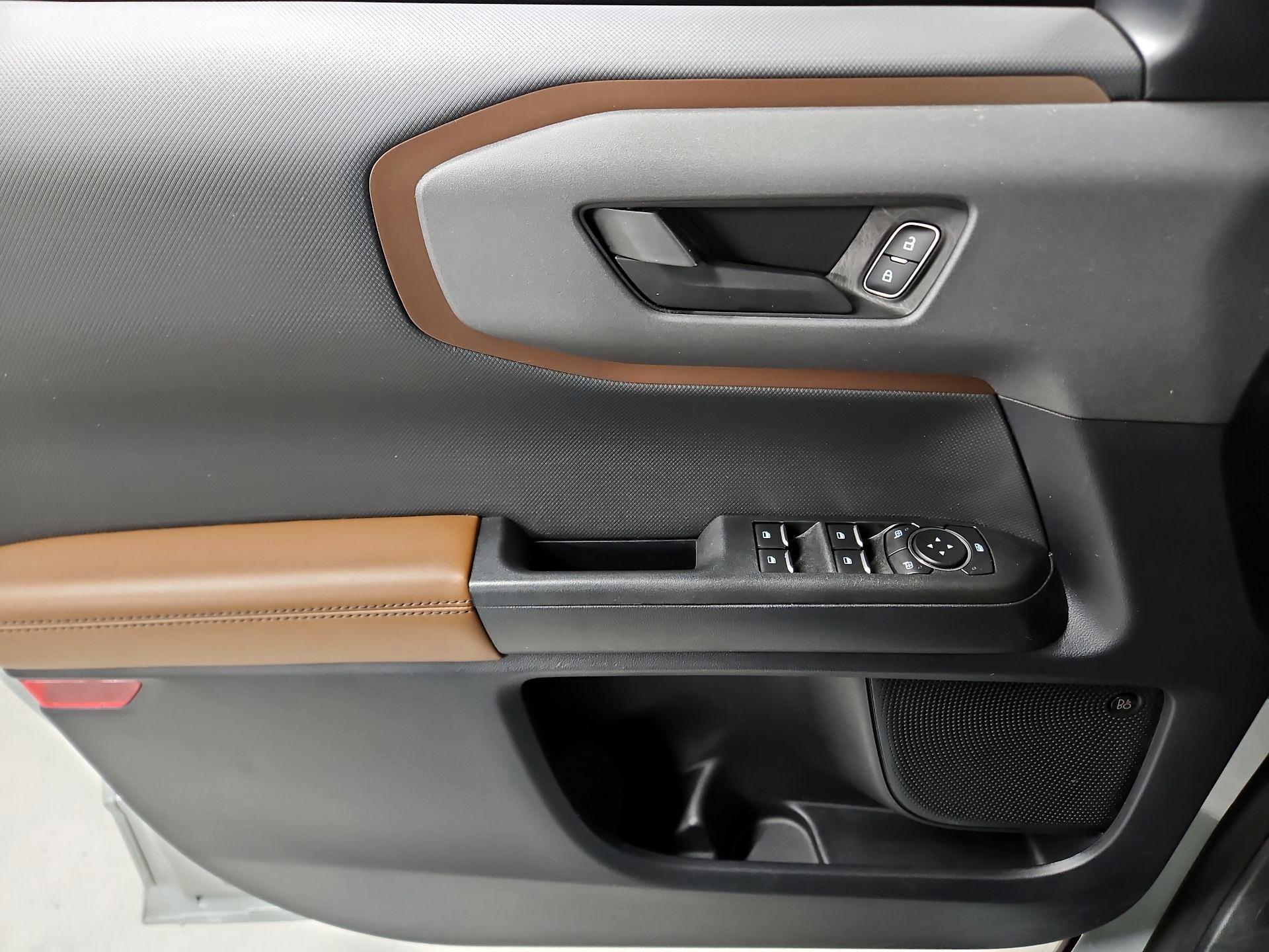 Thumbnail: 2022 Ford Bronco Sport - 12