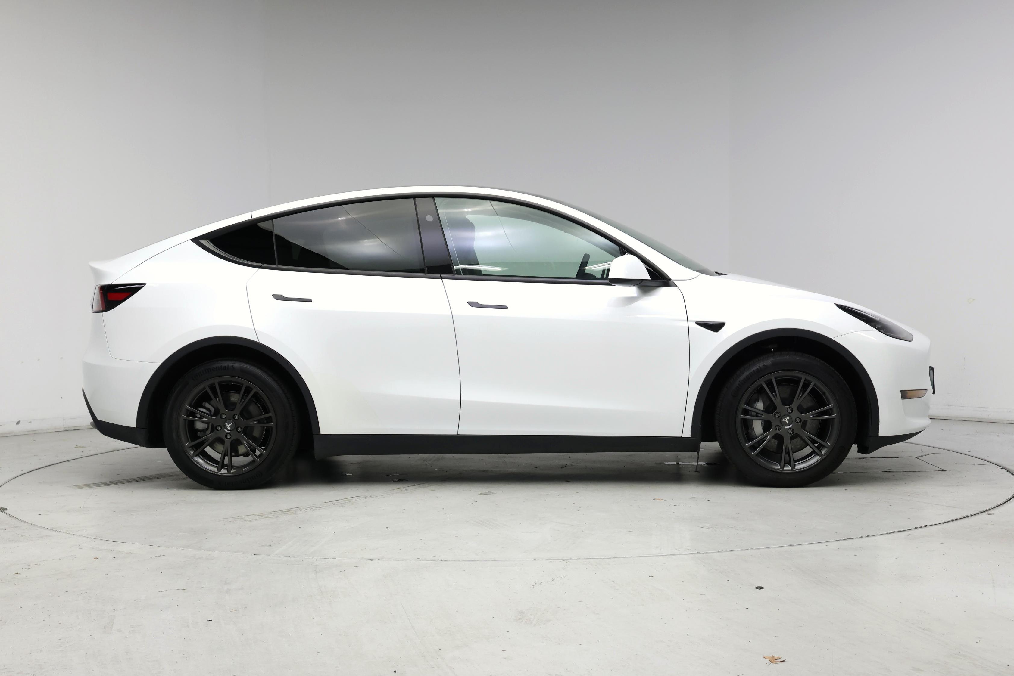 Thumbnail: 2024 Tesla Model Y - 7