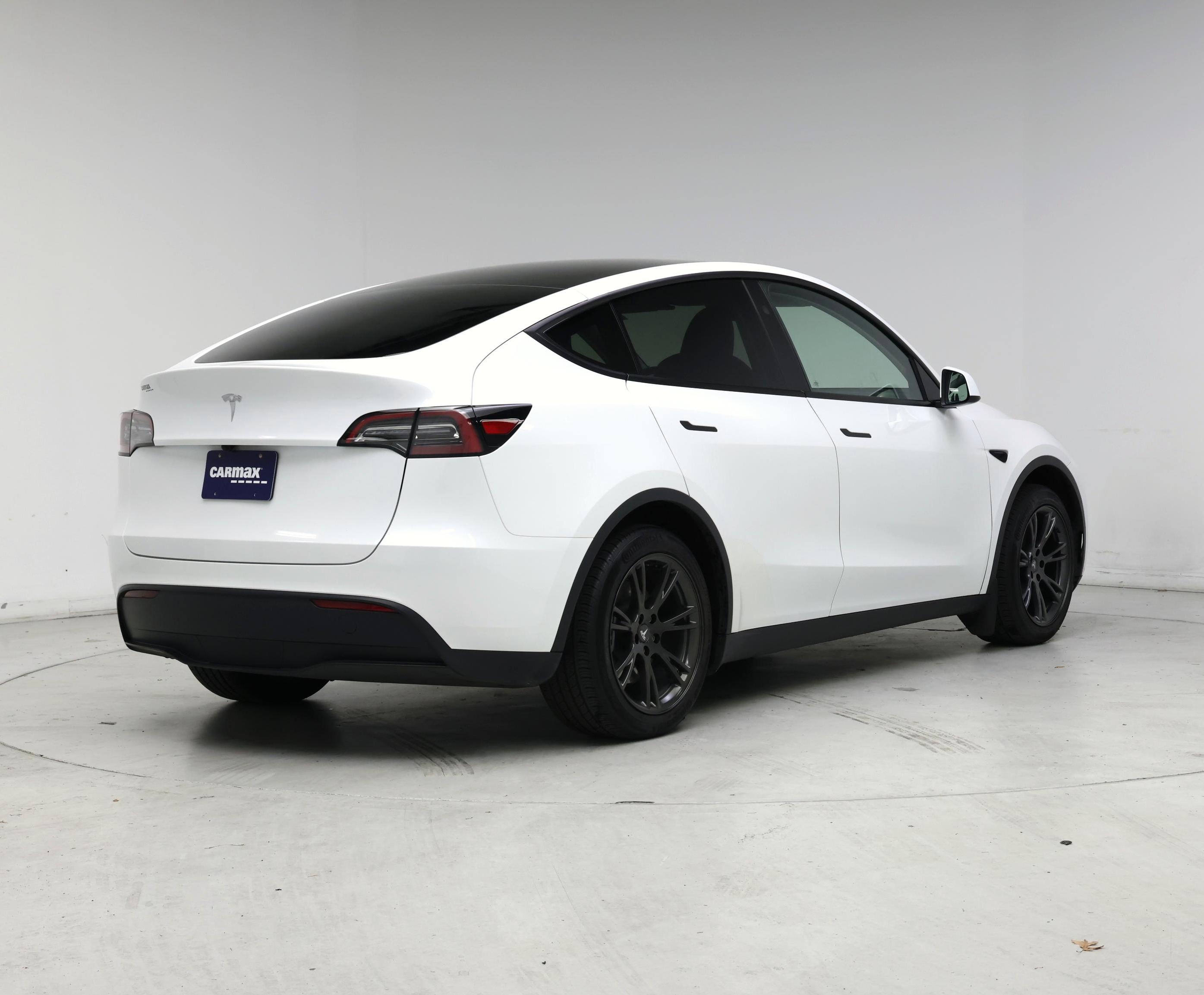 Thumbnail: 2024 Tesla Model Y - 8