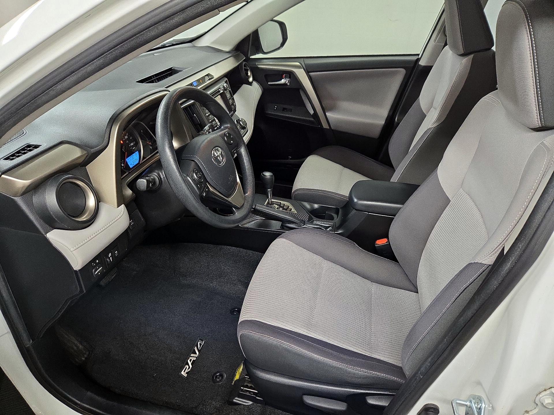 Thumbnail: 2014 Toyota RAV4 - 11
