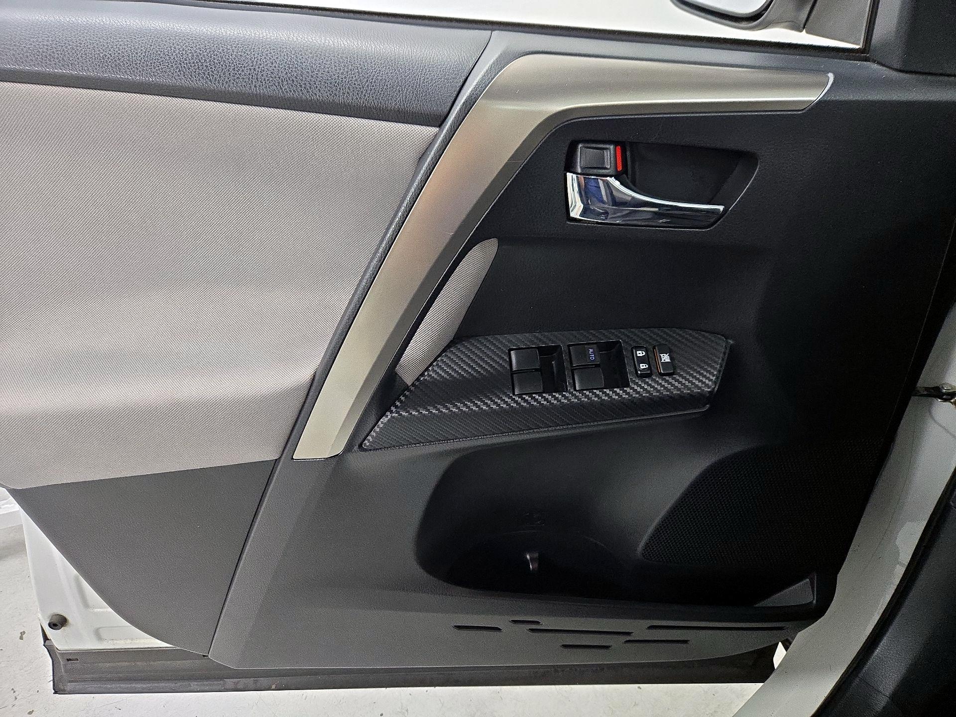 Thumbnail: 2014 Toyota RAV4 - 12