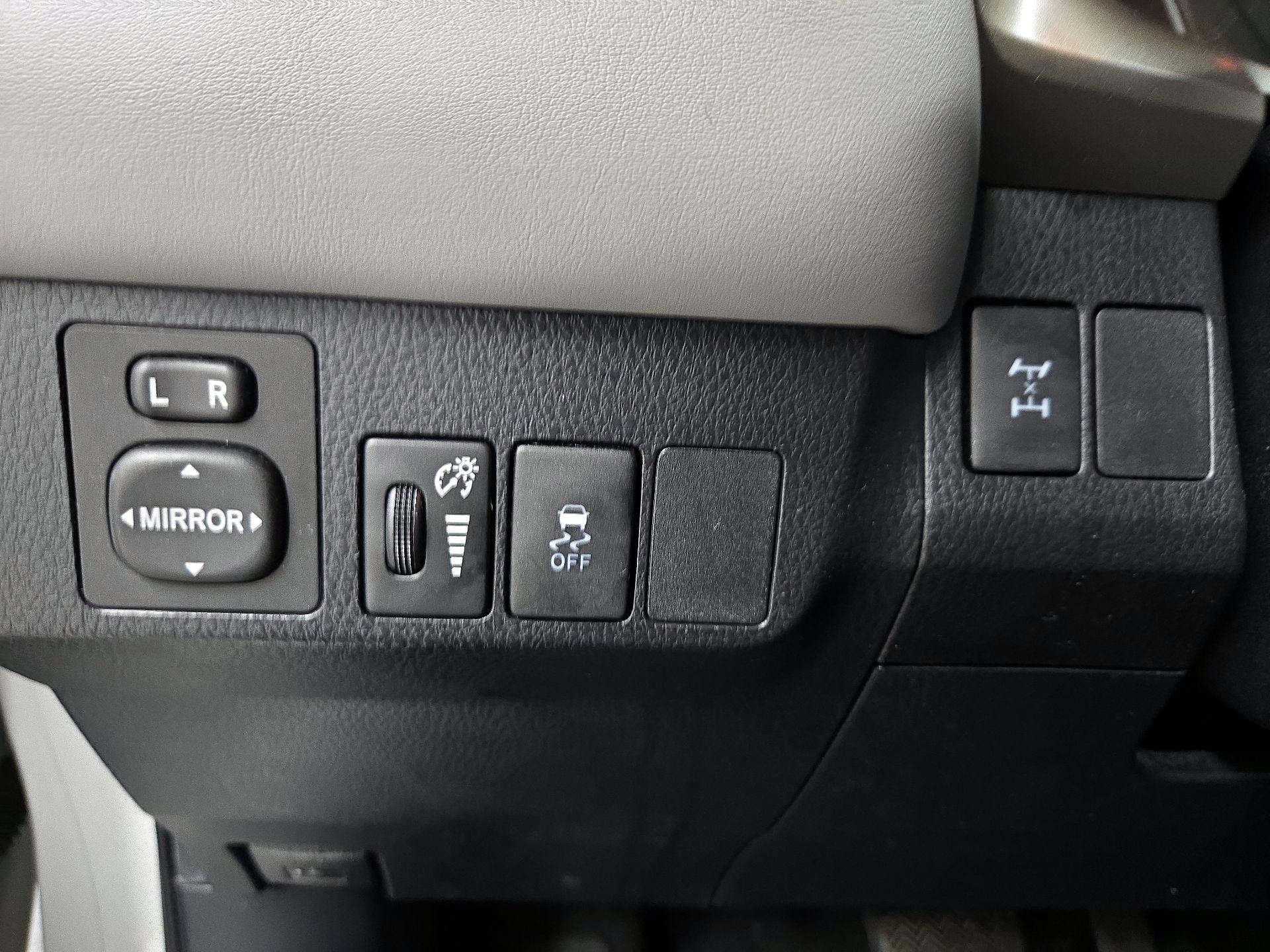 Thumbnail: 2014 Toyota RAV4 - 13