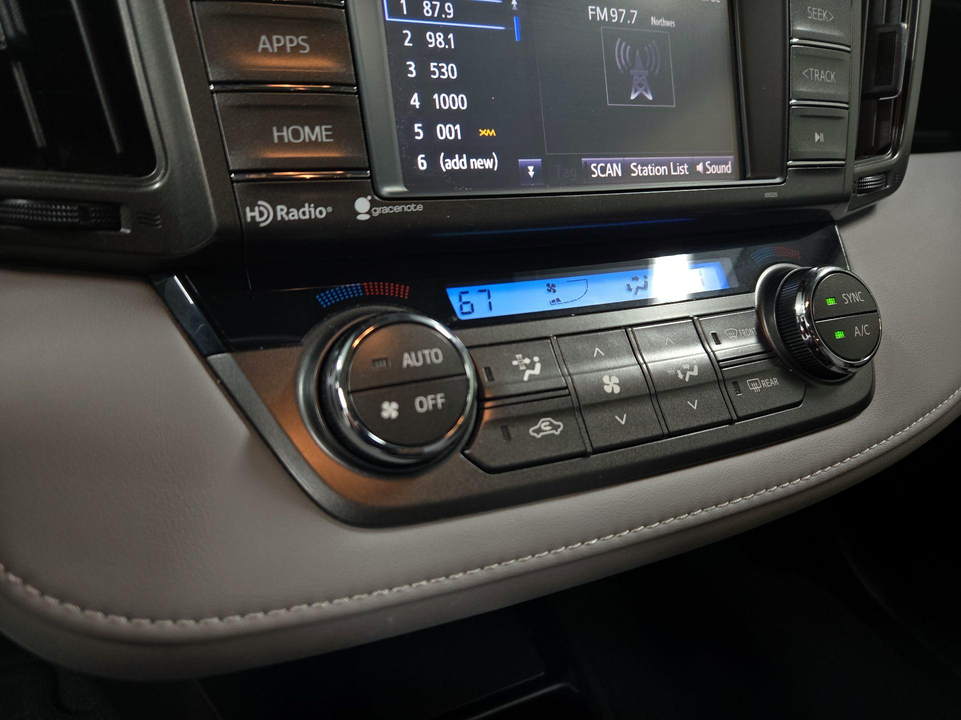 Thumbnail: 2014 Toyota RAV4 - 16
