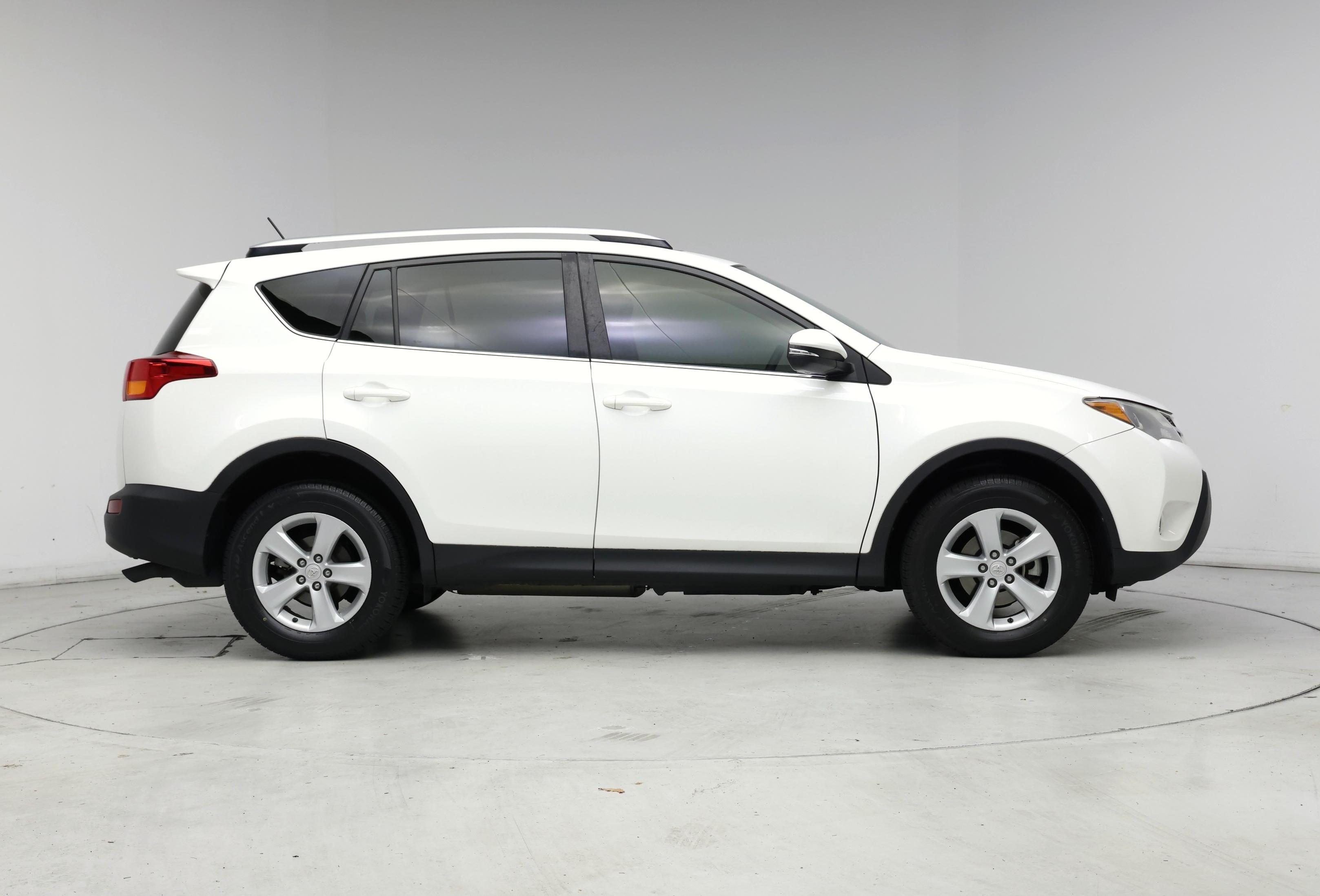 Thumbnail: 2014 Toyota RAV4 - 7