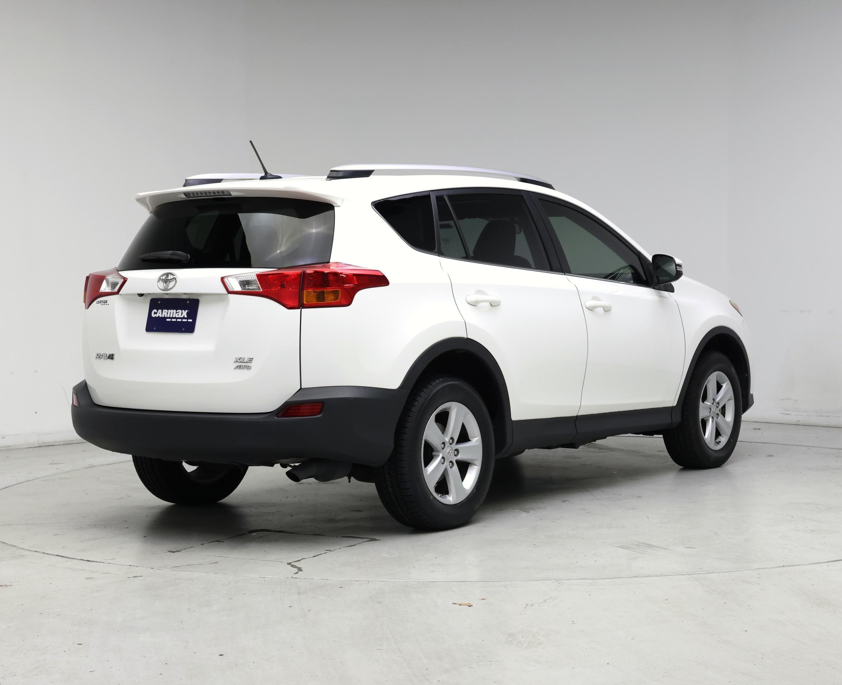 Thumbnail: 2014 Toyota RAV4 - 8