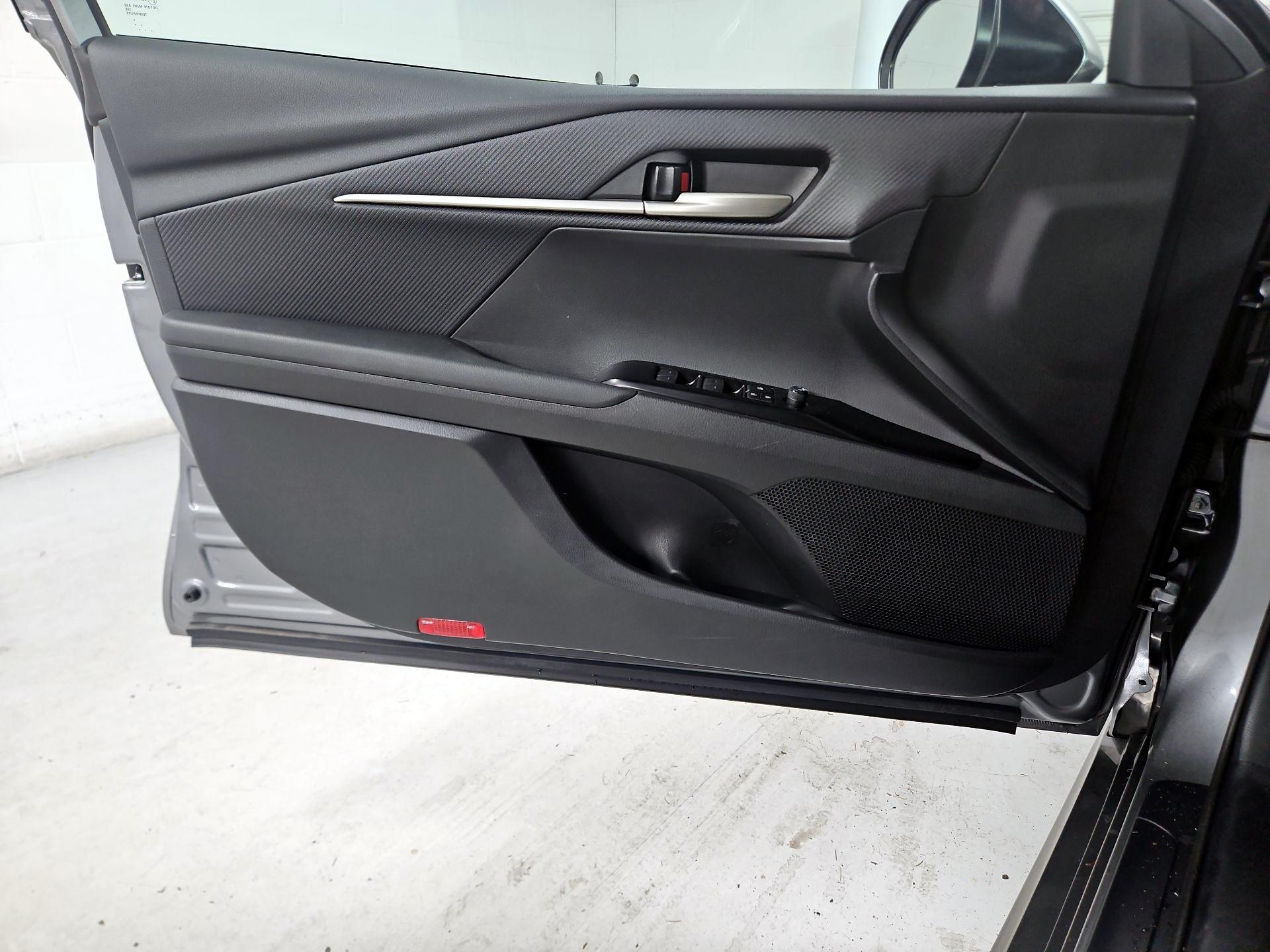 Thumbnail: 2025 Toyota Camry - 12