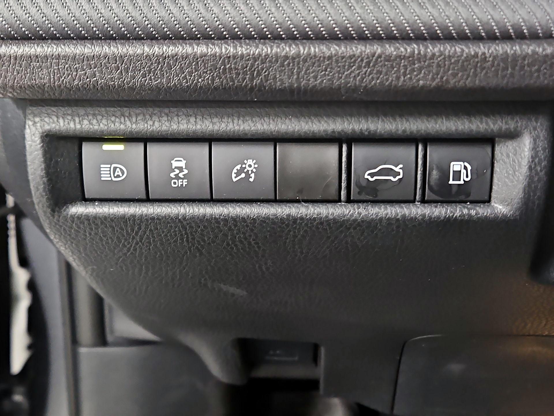 Thumbnail: 2025 Toyota Camry - 13