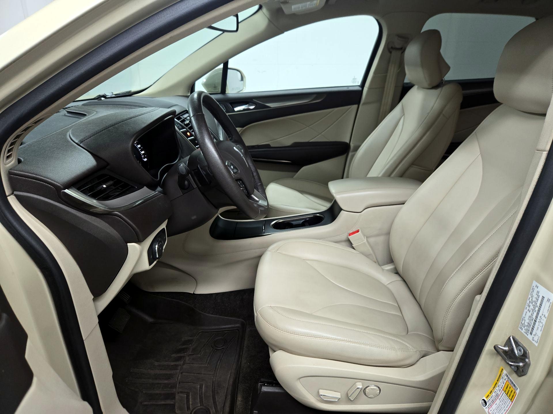 Thumbnail: 2018 Lincoln MKC - 11