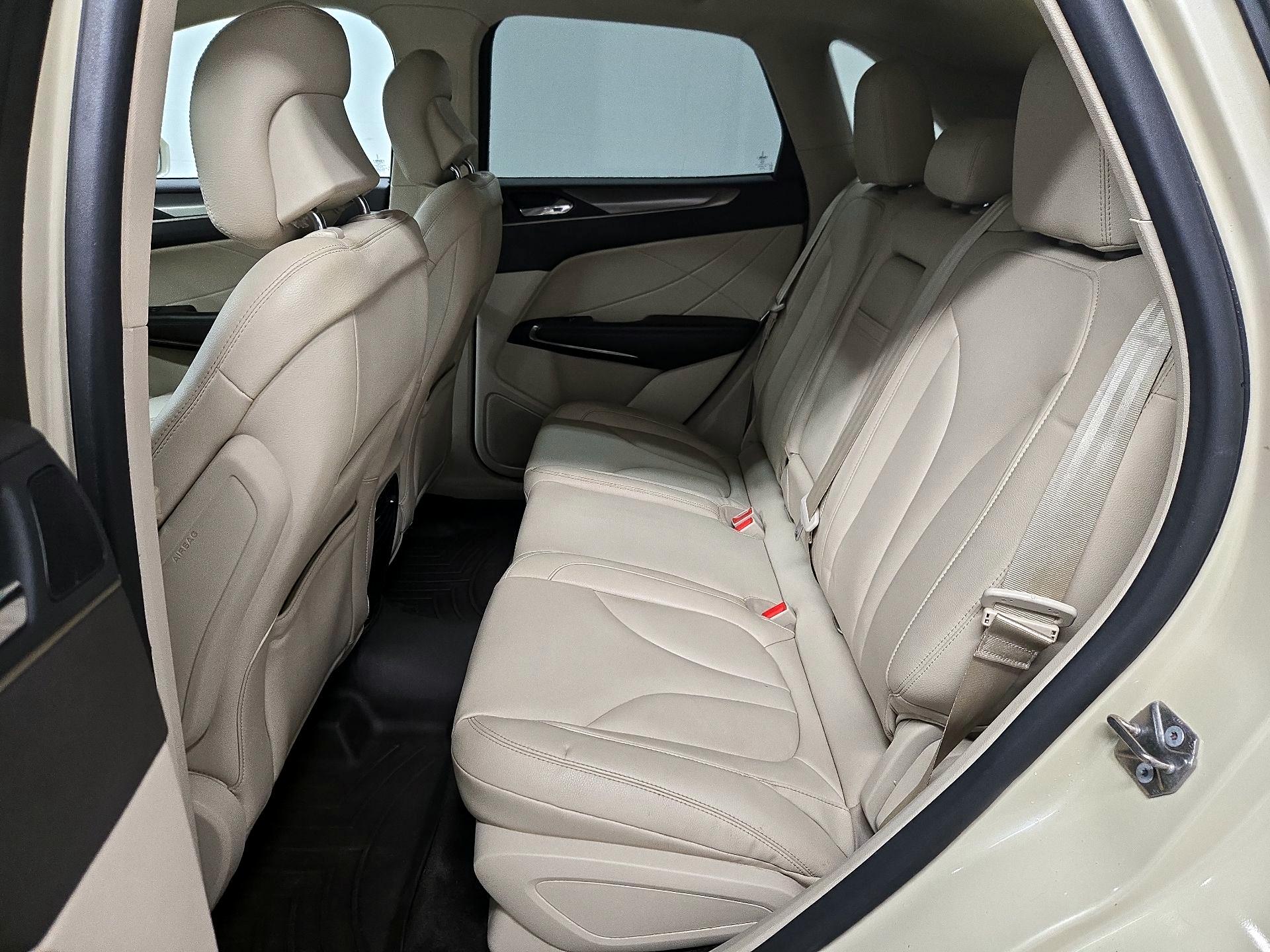 Thumbnail: 2018 Lincoln MKC - 19