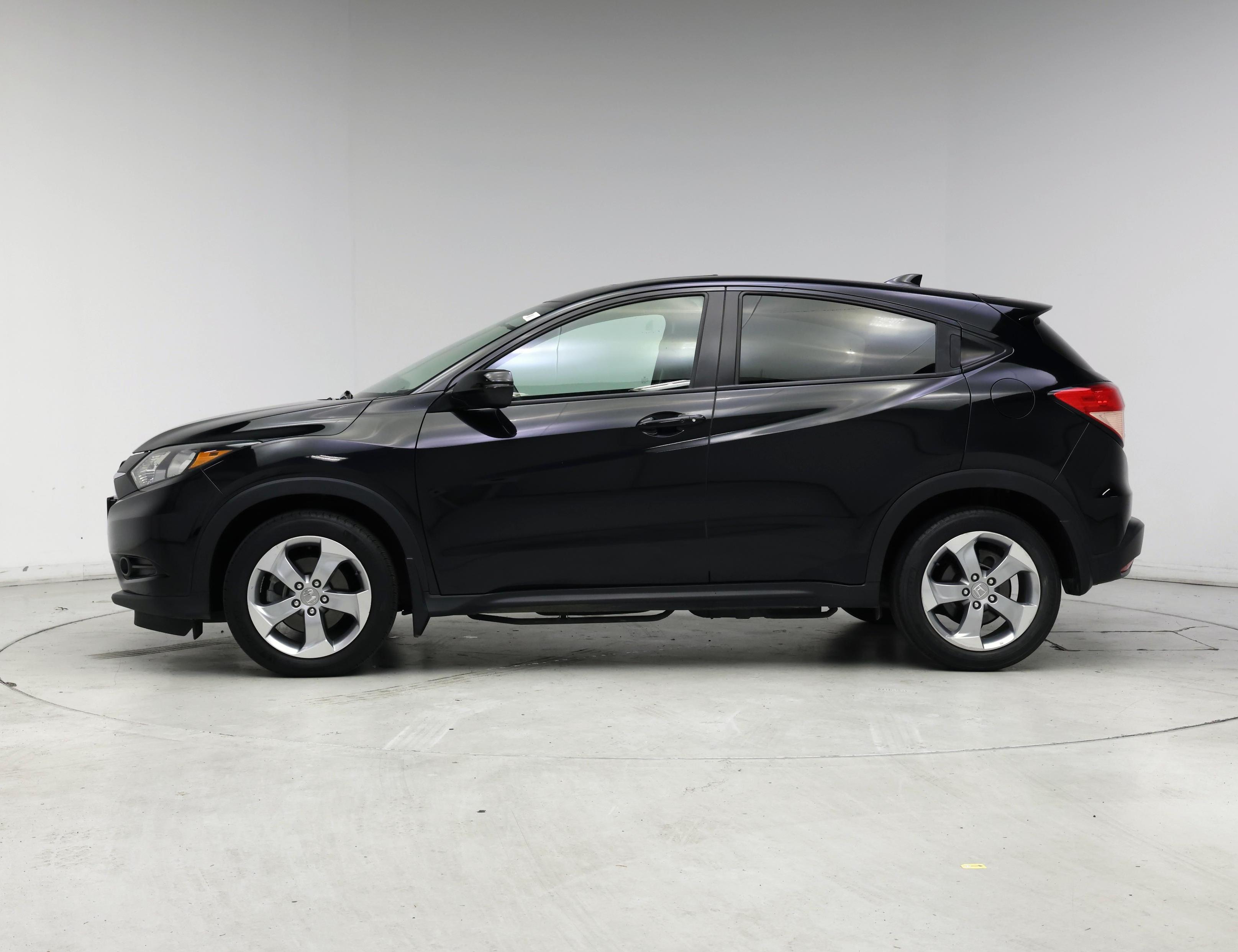 Thumbnail: 2017 Honda HR-V - 3