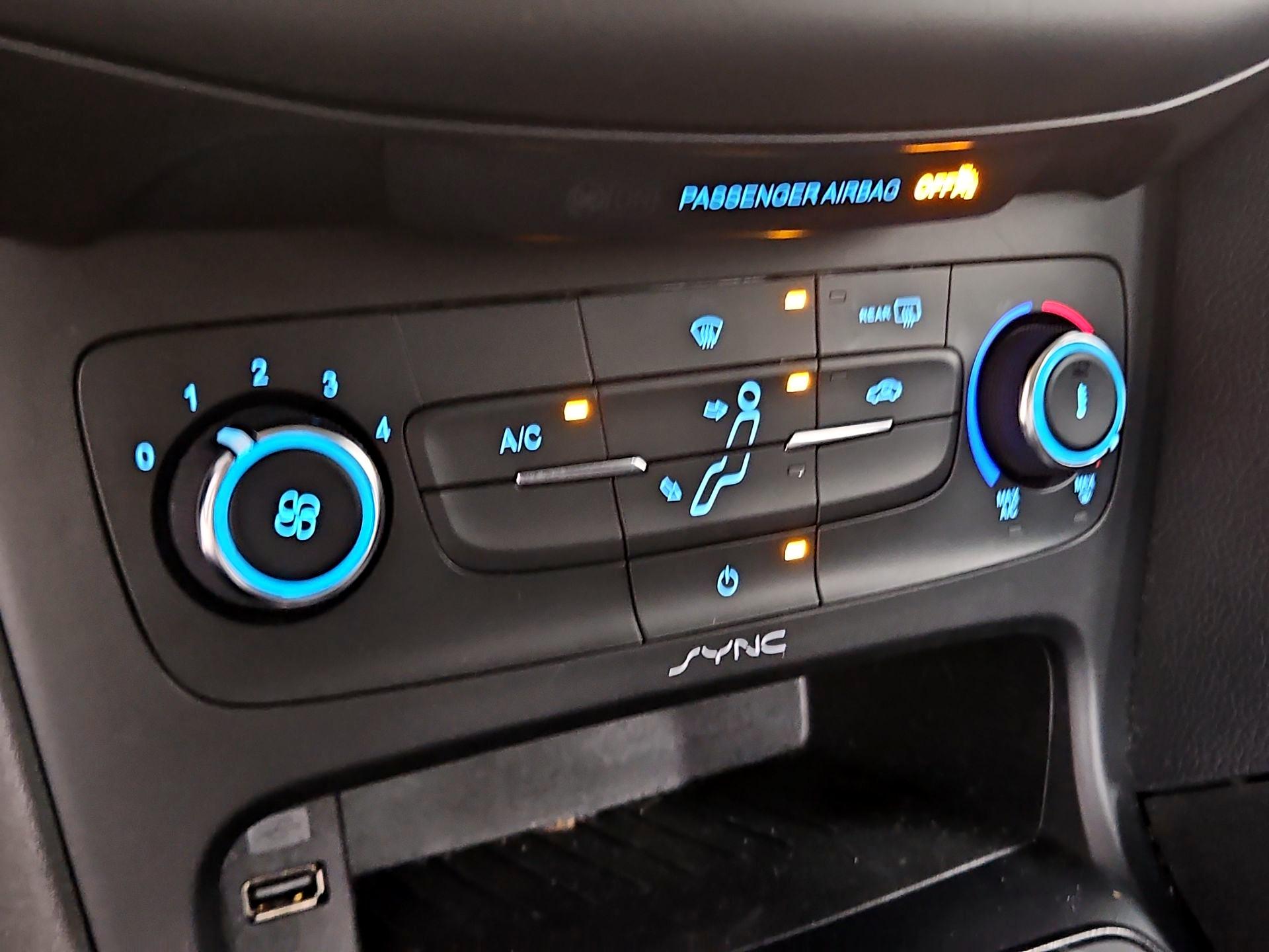 Thumbnail: 2017 Ford Focus - 16