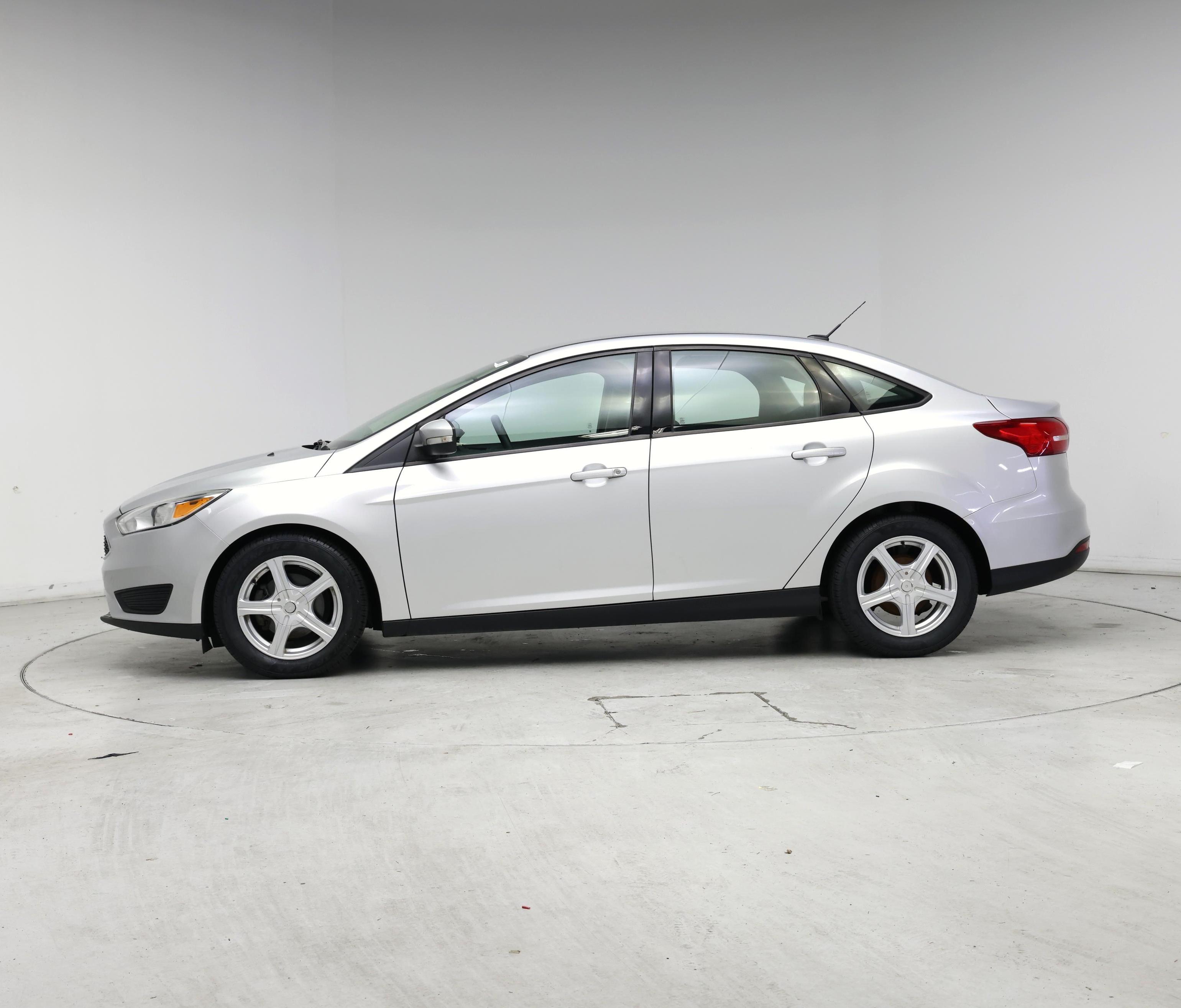 Thumbnail: 2017 Ford Focus - 3
