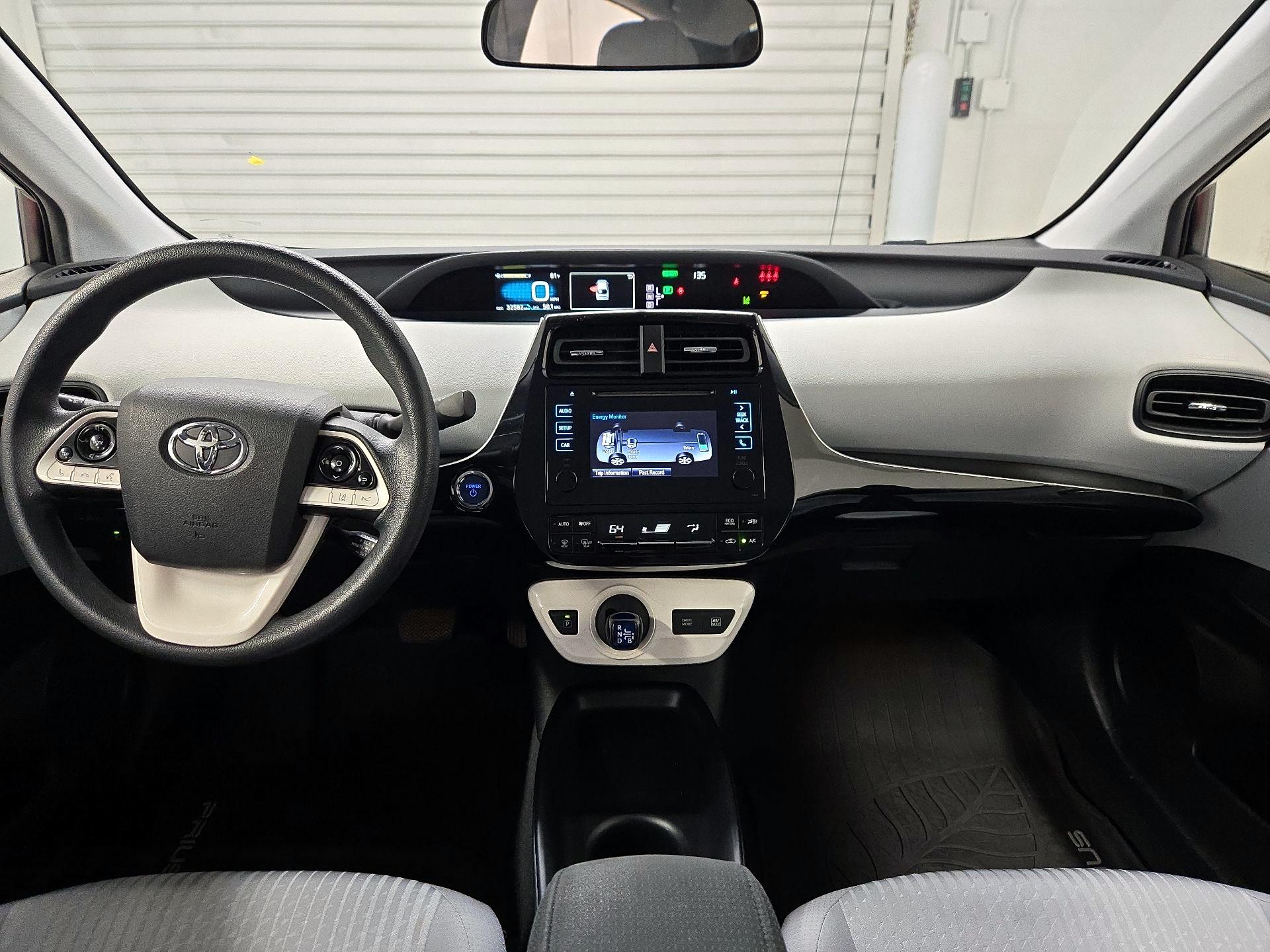 Thumbnail: 2017 Toyota Prius - 9