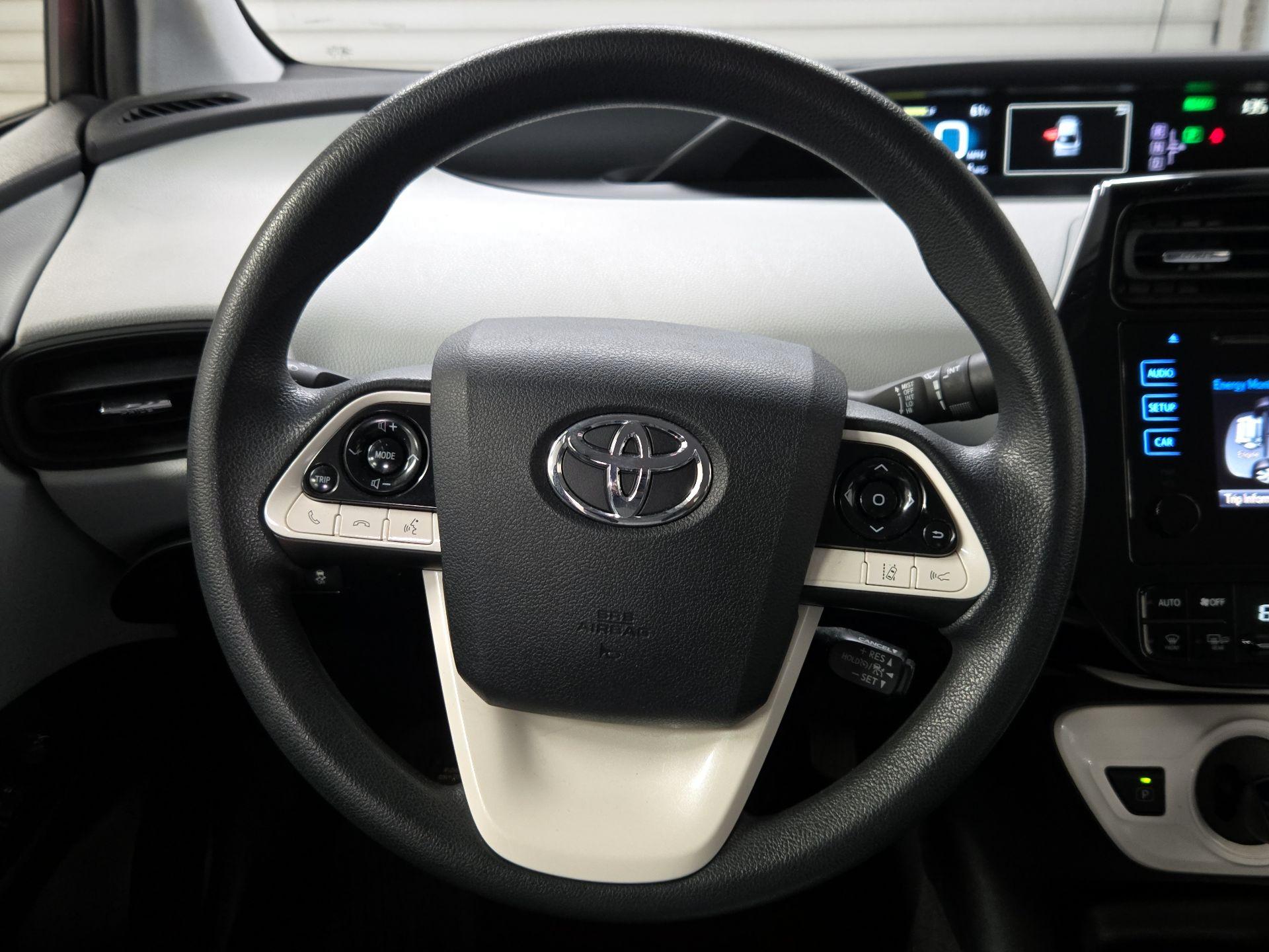 Thumbnail: 2017 Toyota Prius - 10