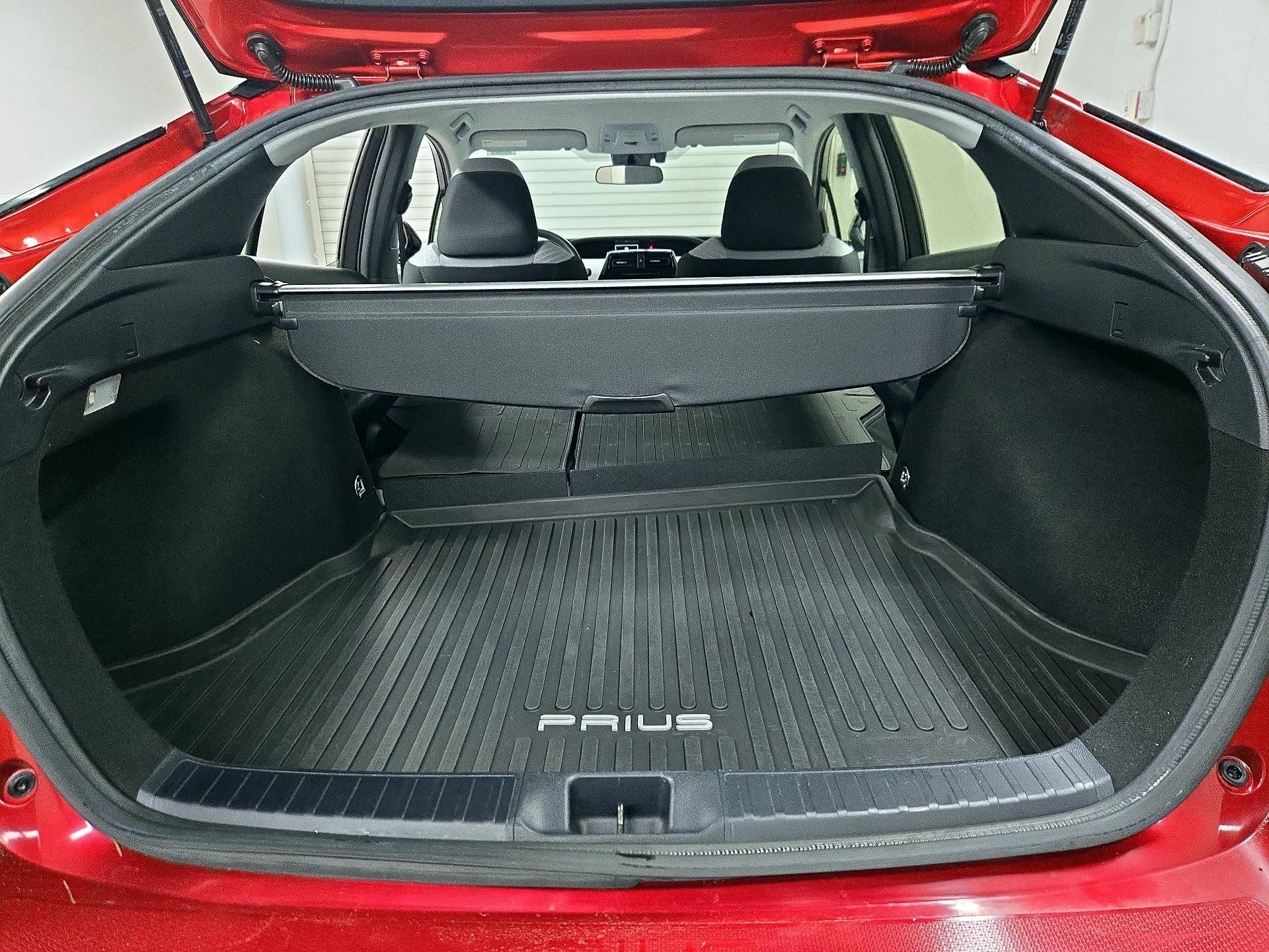 Thumbnail: 2017 Toyota Prius - 20