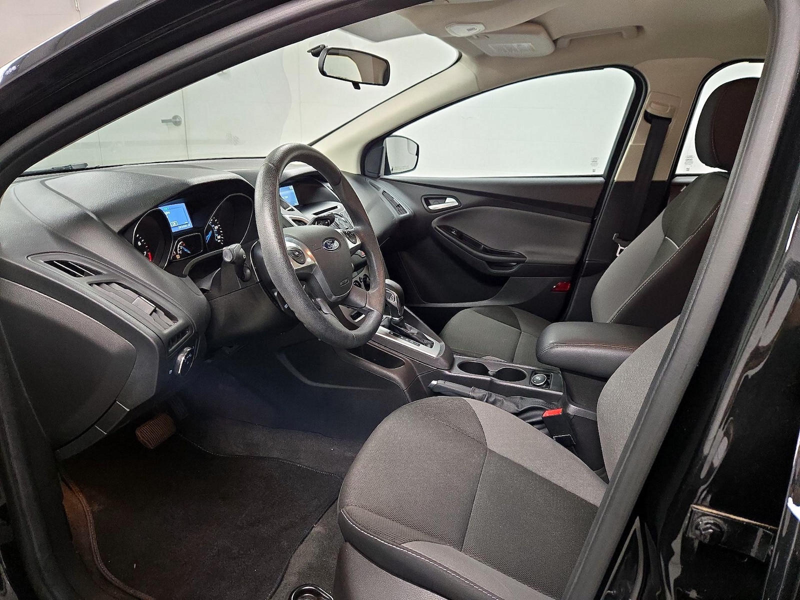 2014 Ford Focus SE - Photo 12