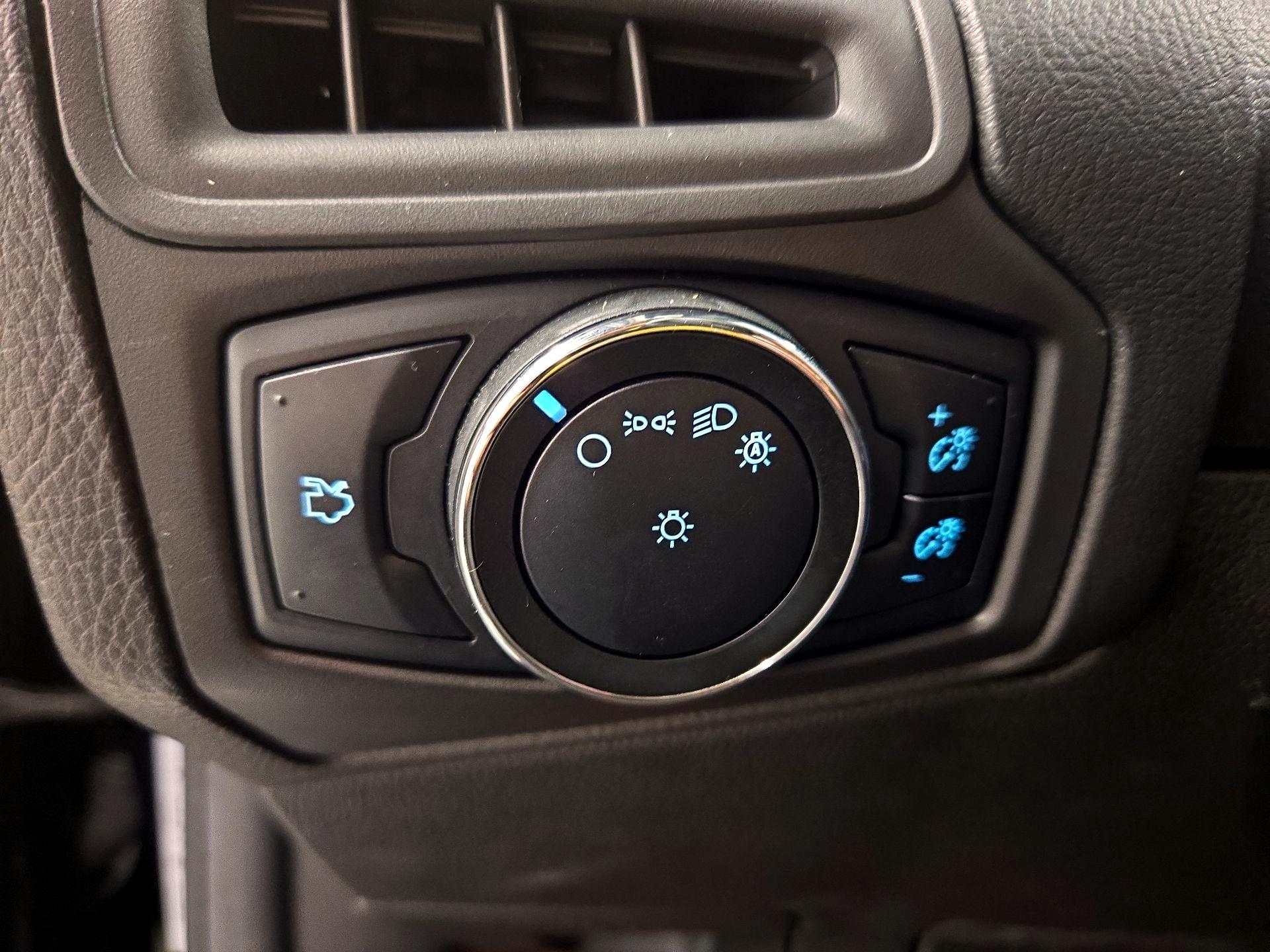 Thumbnail: 2014 Ford Focus - 13
