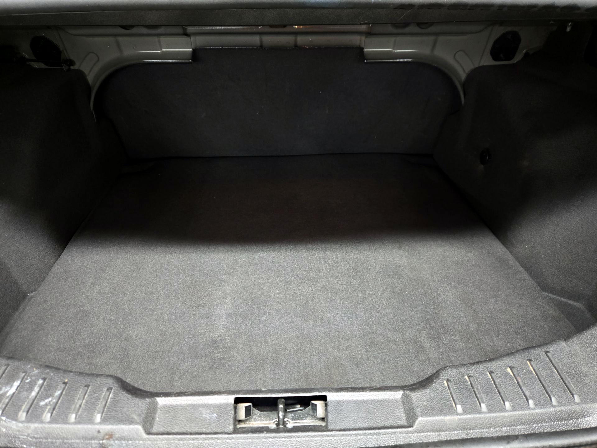 Thumbnail: 2014 Ford Focus - 19