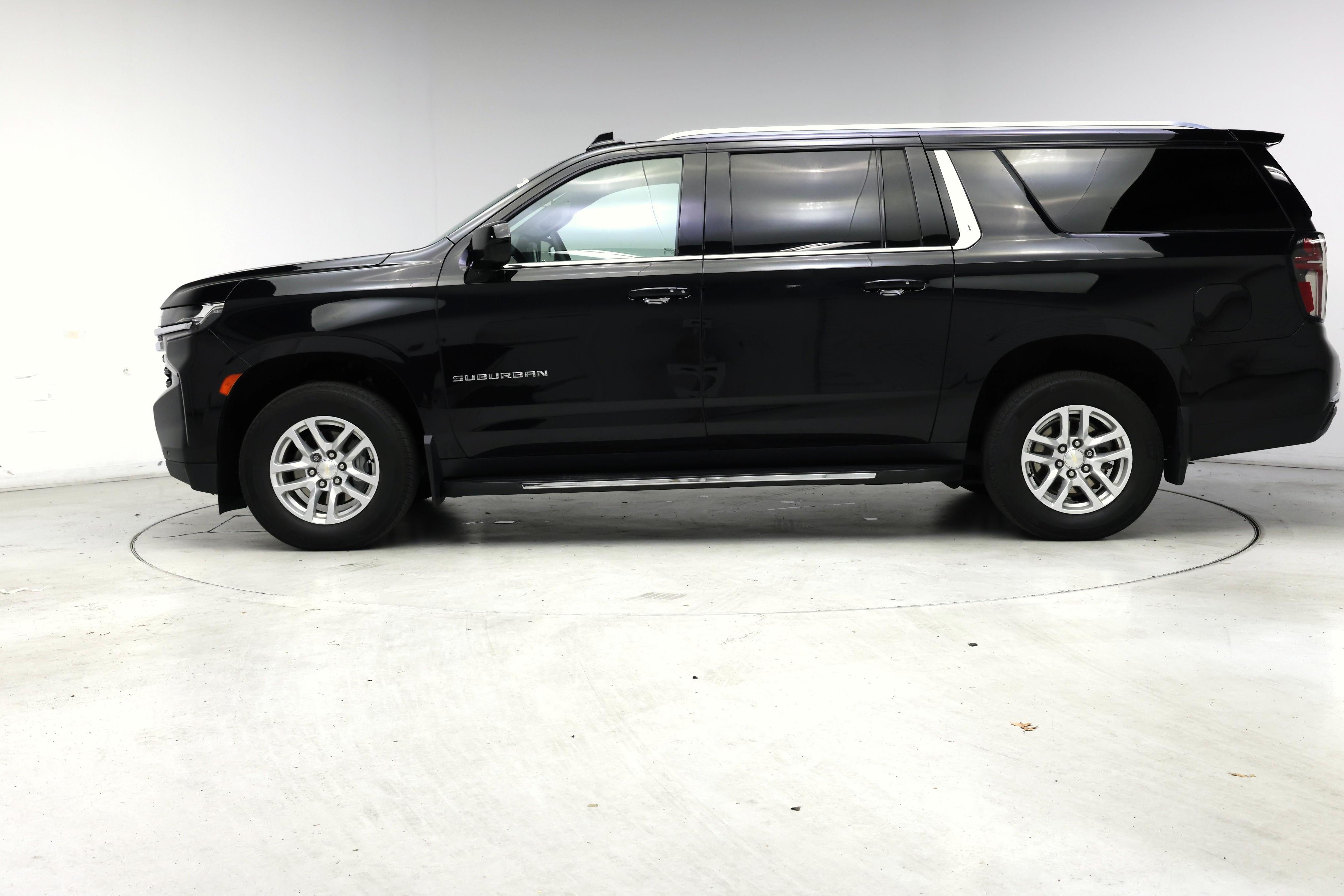 Thumbnail: 2023 Chevrolet Suburban - 3