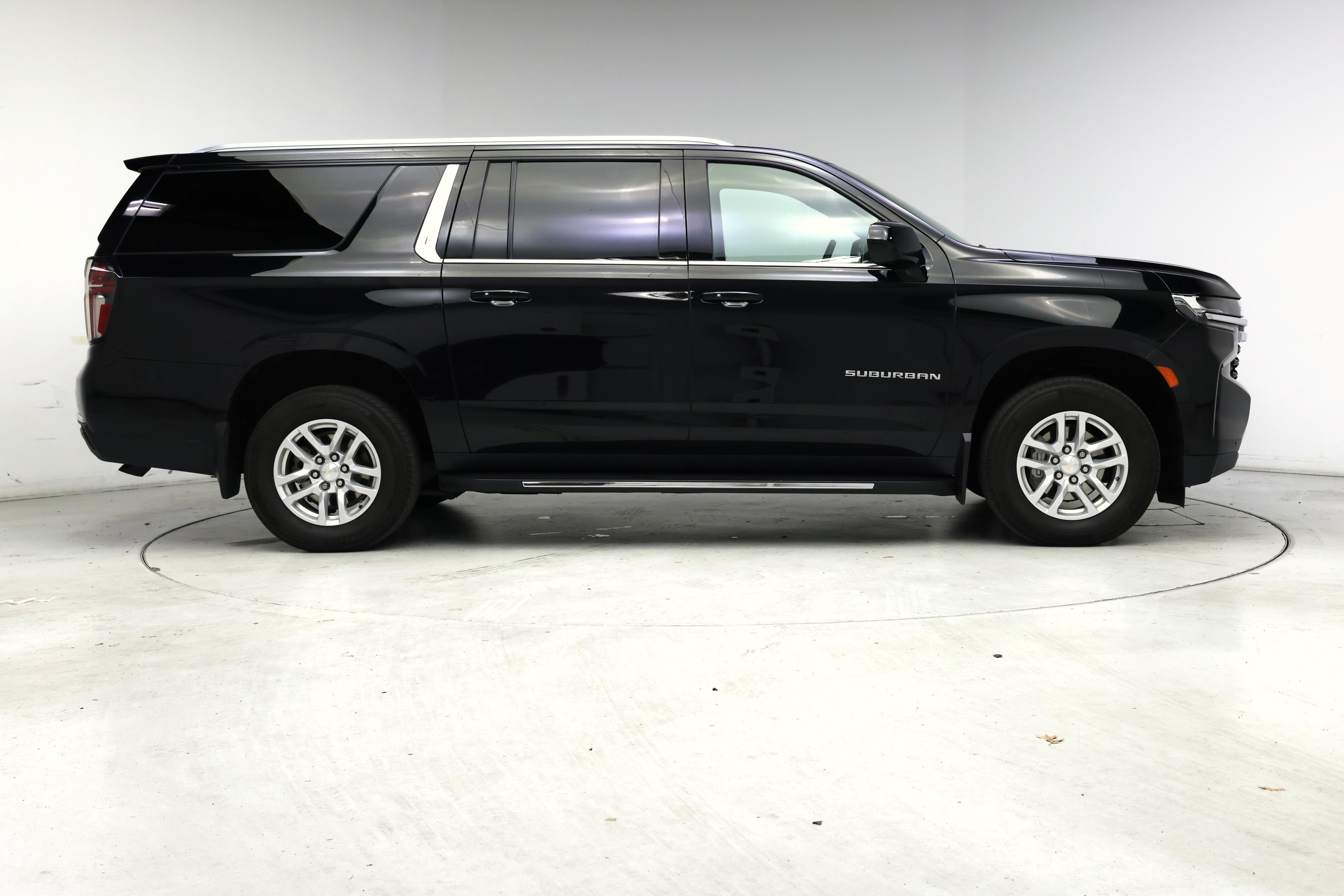 Thumbnail: 2023 Chevrolet Suburban - 7