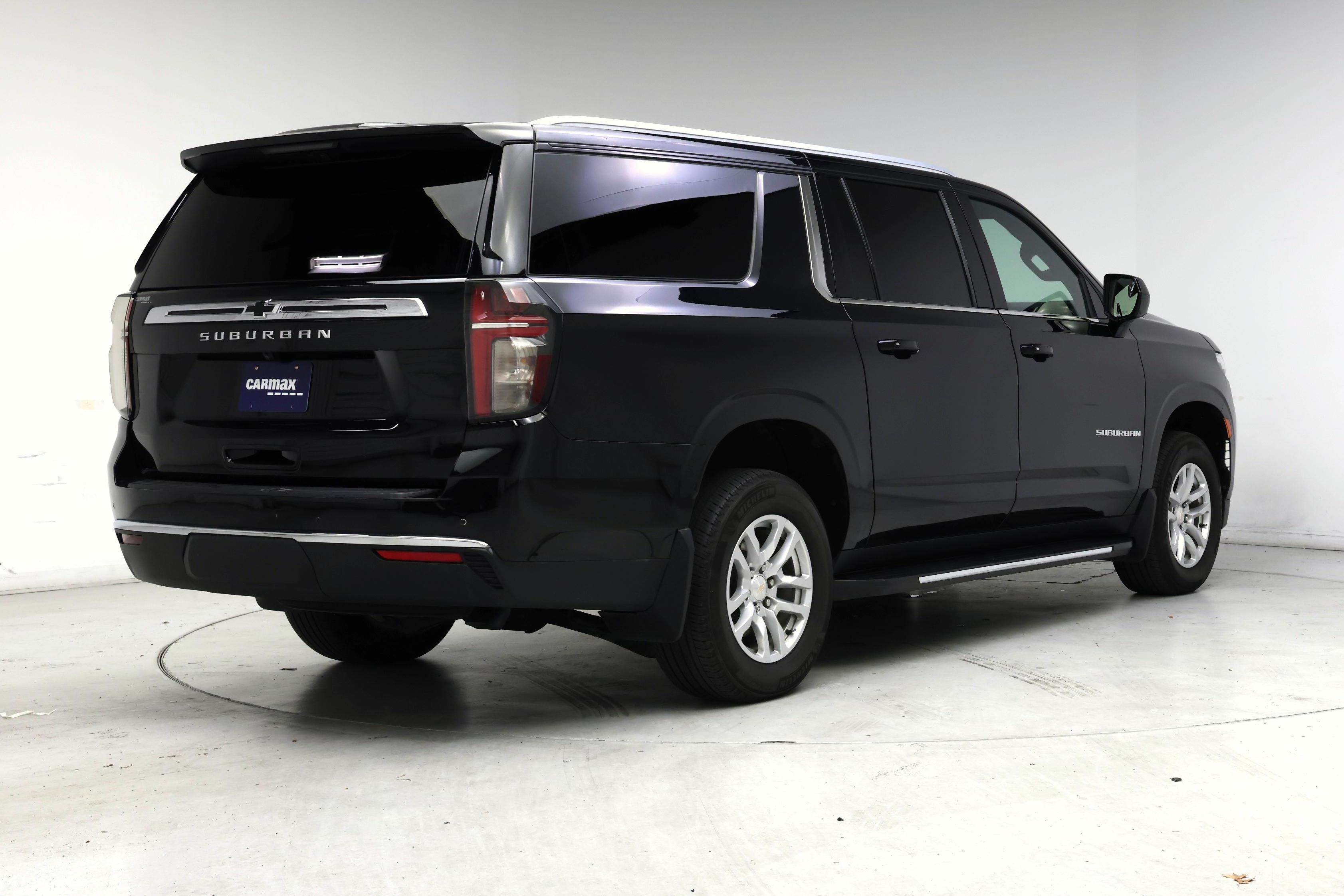 Thumbnail: 2023 Chevrolet Suburban - 8