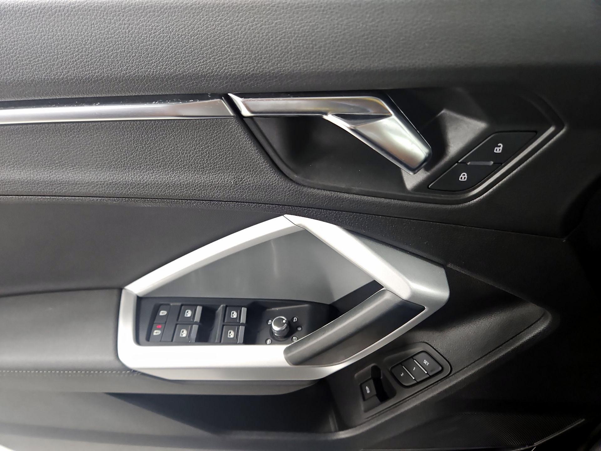 Thumbnail: 2022 Audi Q3 - 12