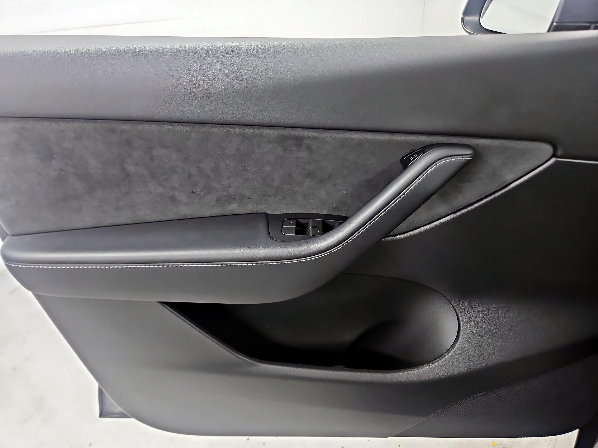 Thumbnail: 2022 Tesla Model Y - 12