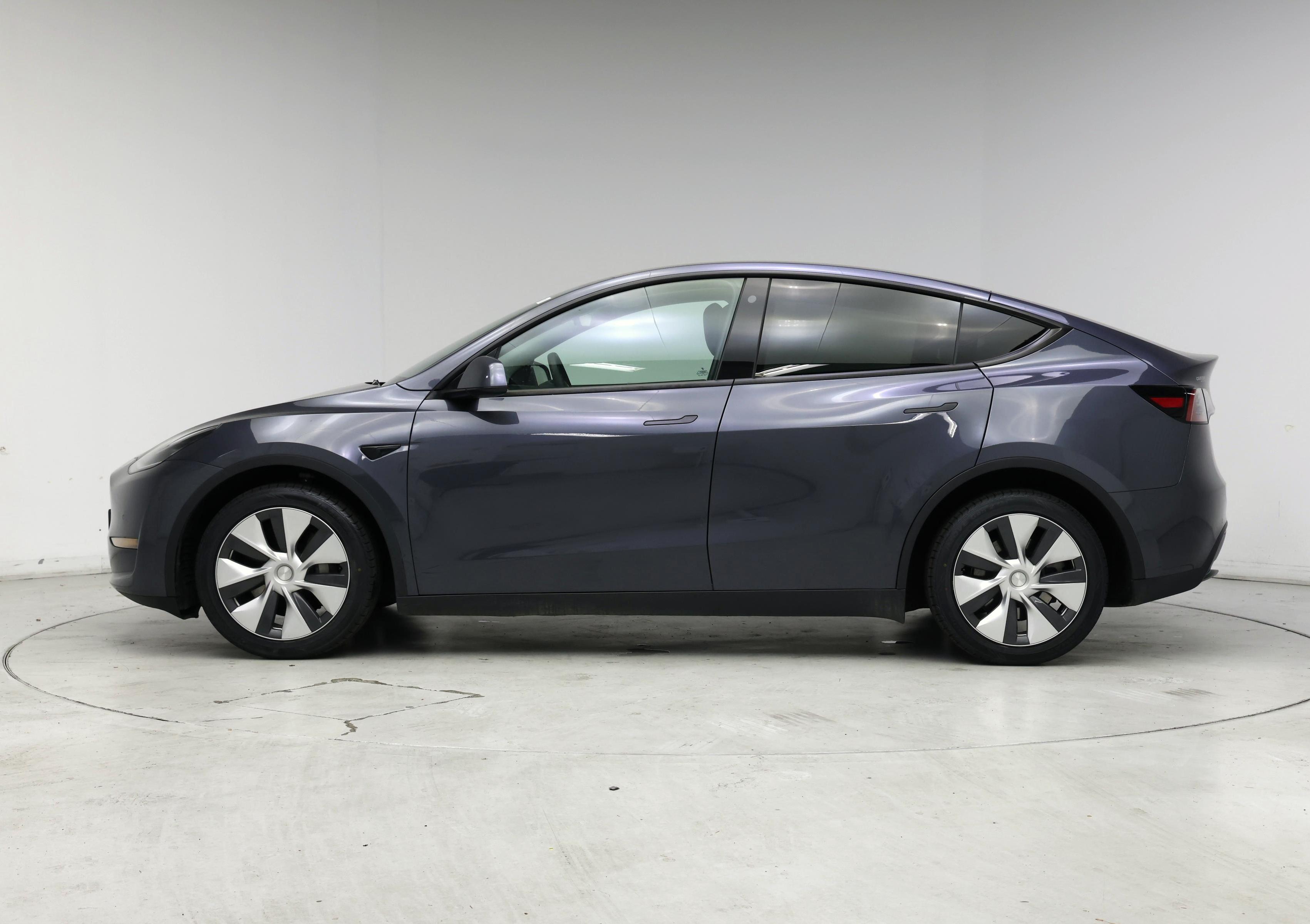 Thumbnail: 2022 Tesla Model Y - 3